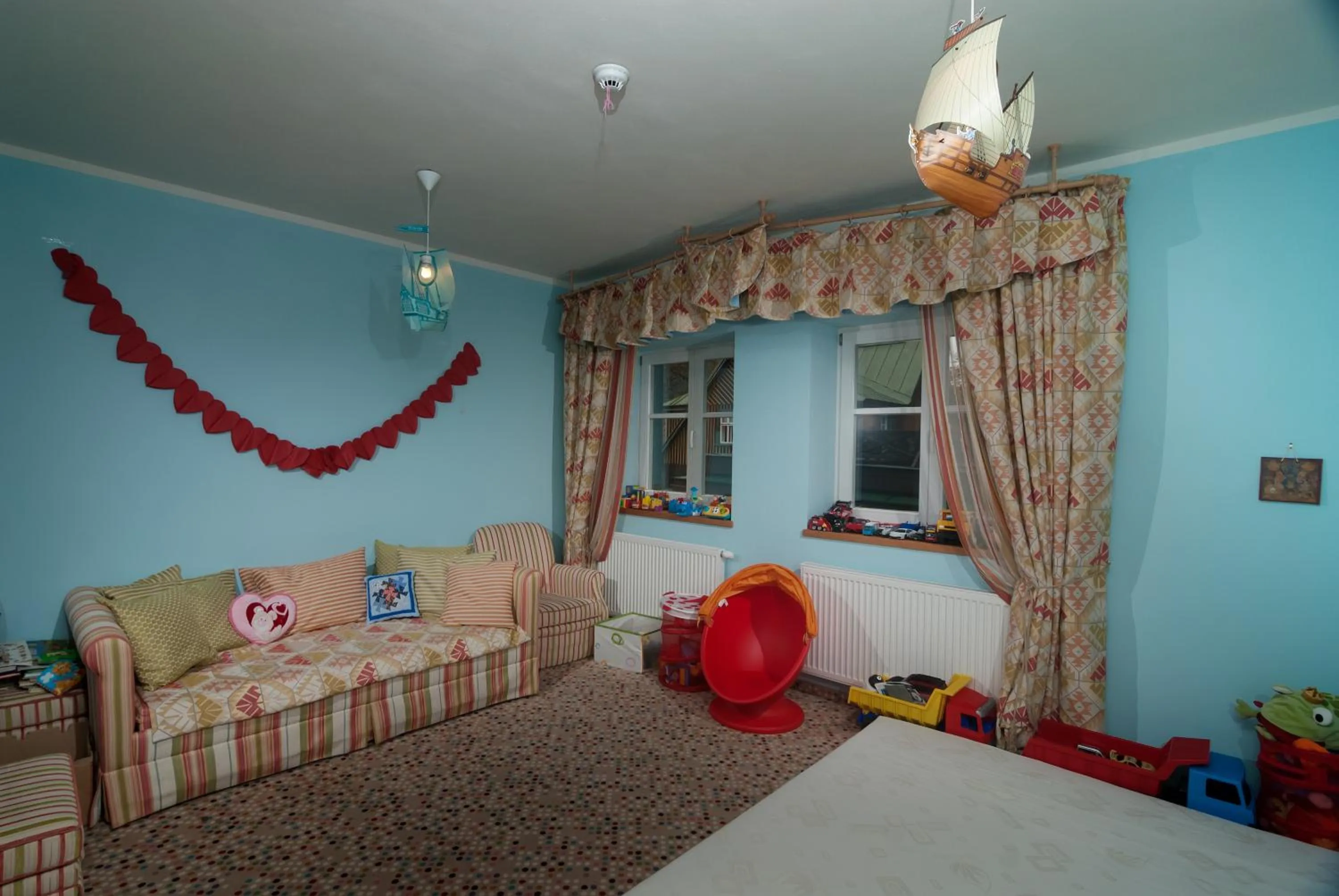 Children play ground, Bed in Hotel Pod Jasany