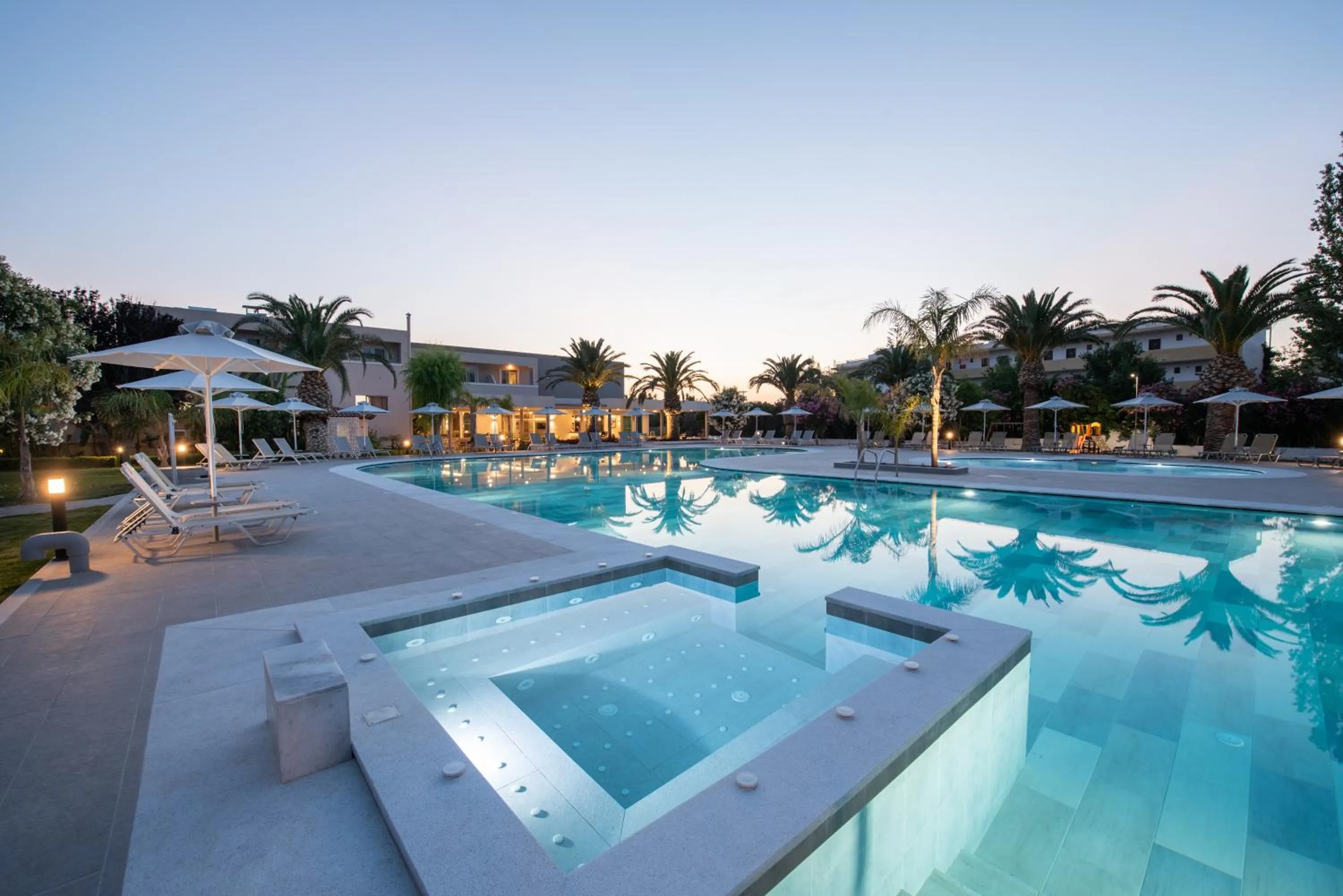 Swimming pool in Hotel Esperia