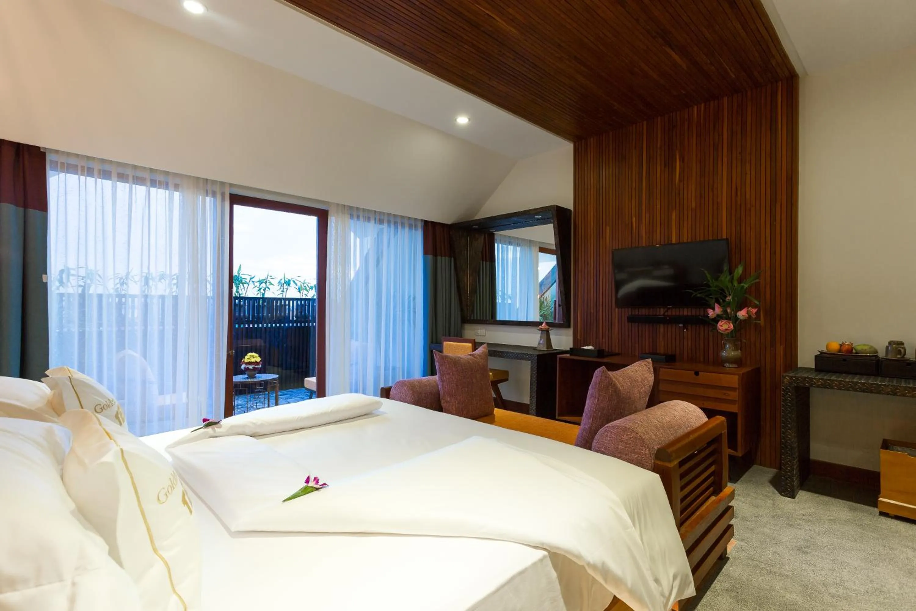 TV and multimedia, Bed in Golden Temple Boutique