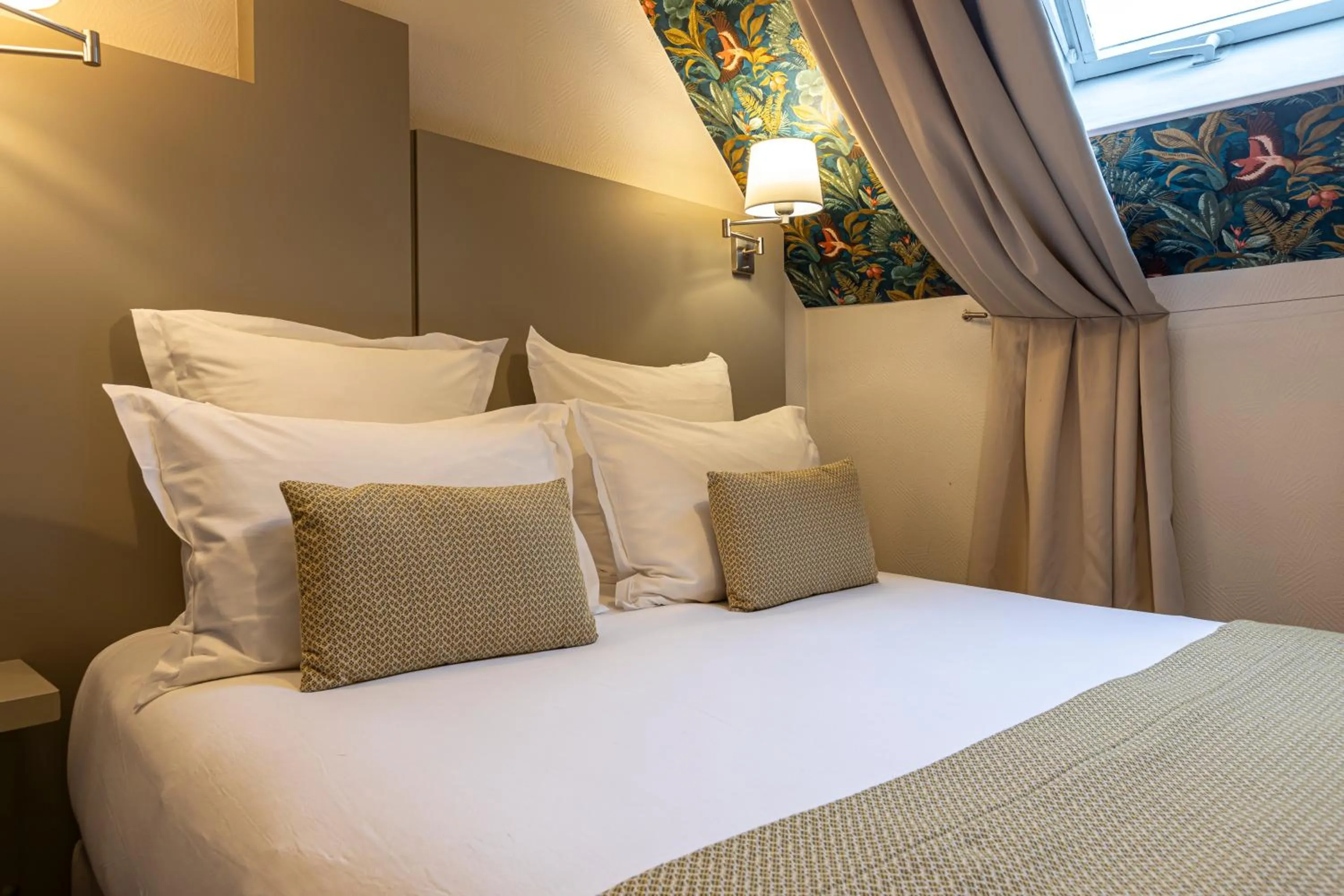 Bedroom, Bed in Splendid Hôtel