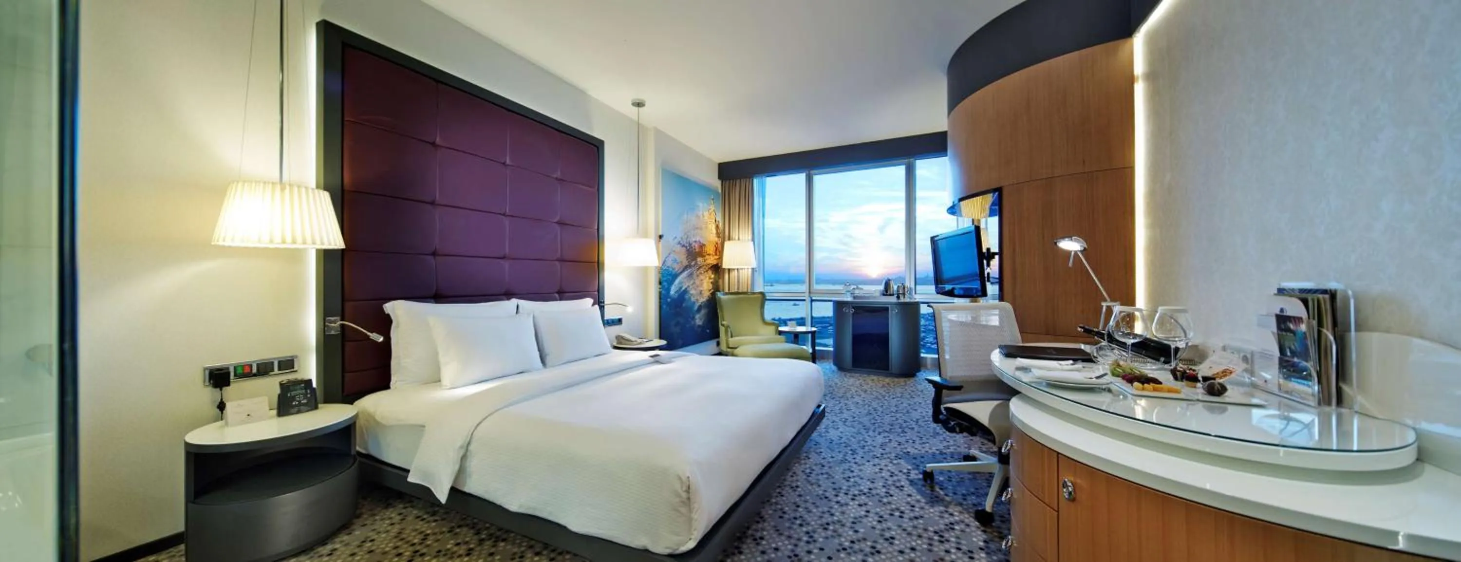 Bedroom, Bed in DoubleTree By Hilton Istanbul - Moda