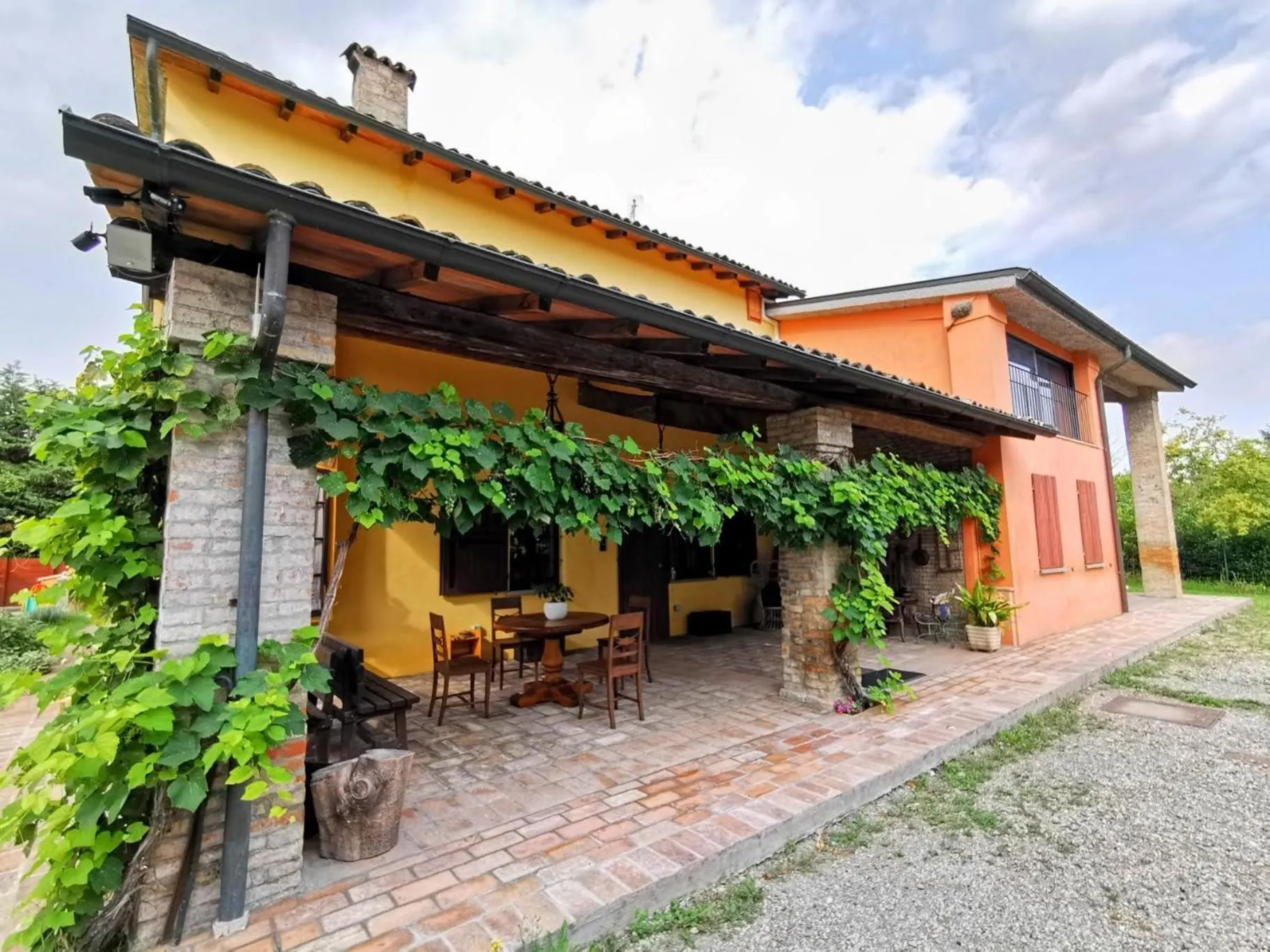 Property building in R&B Albero Cavo Parma