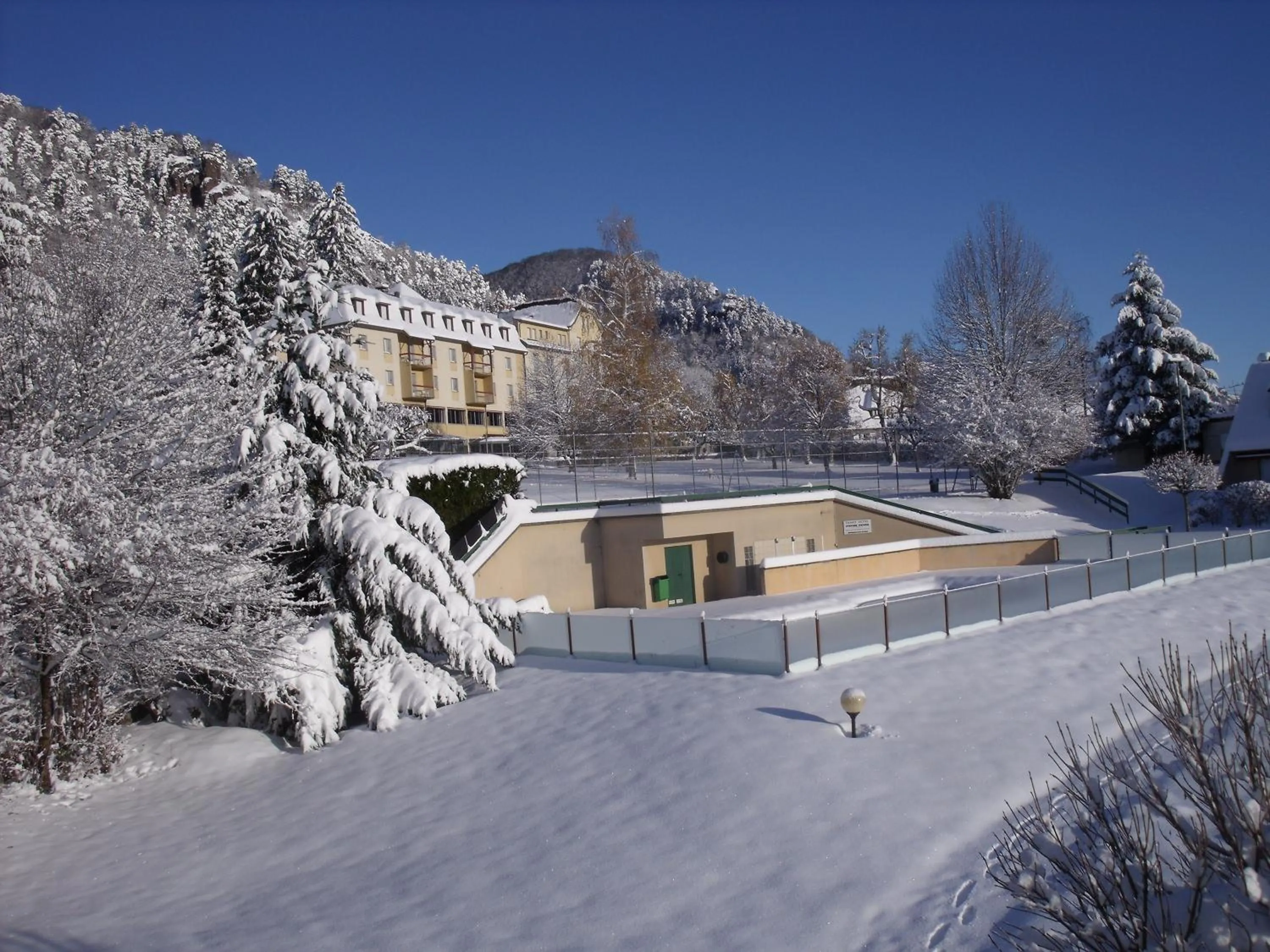 Facade/entrance in Family Hotel