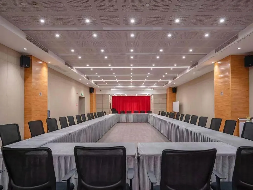 Meeting/conference room in Jinjiang Metropolo Hotel Hangzhou East Railway Station