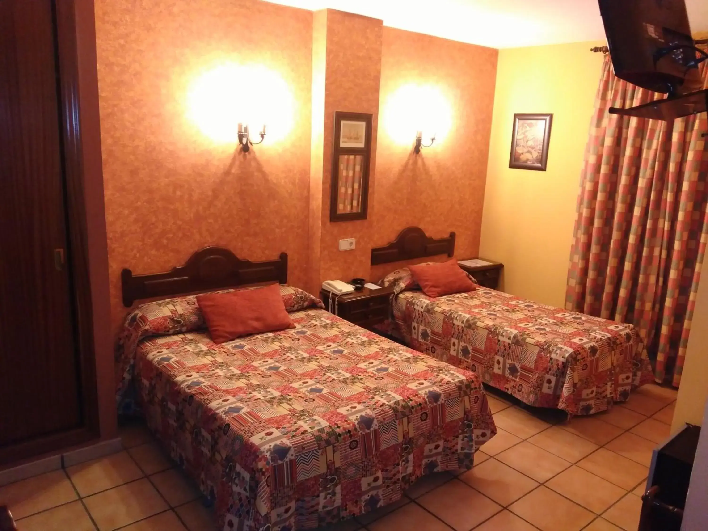 Twin Room in Hotel Riavela Twin Room in Hotel Riavela
