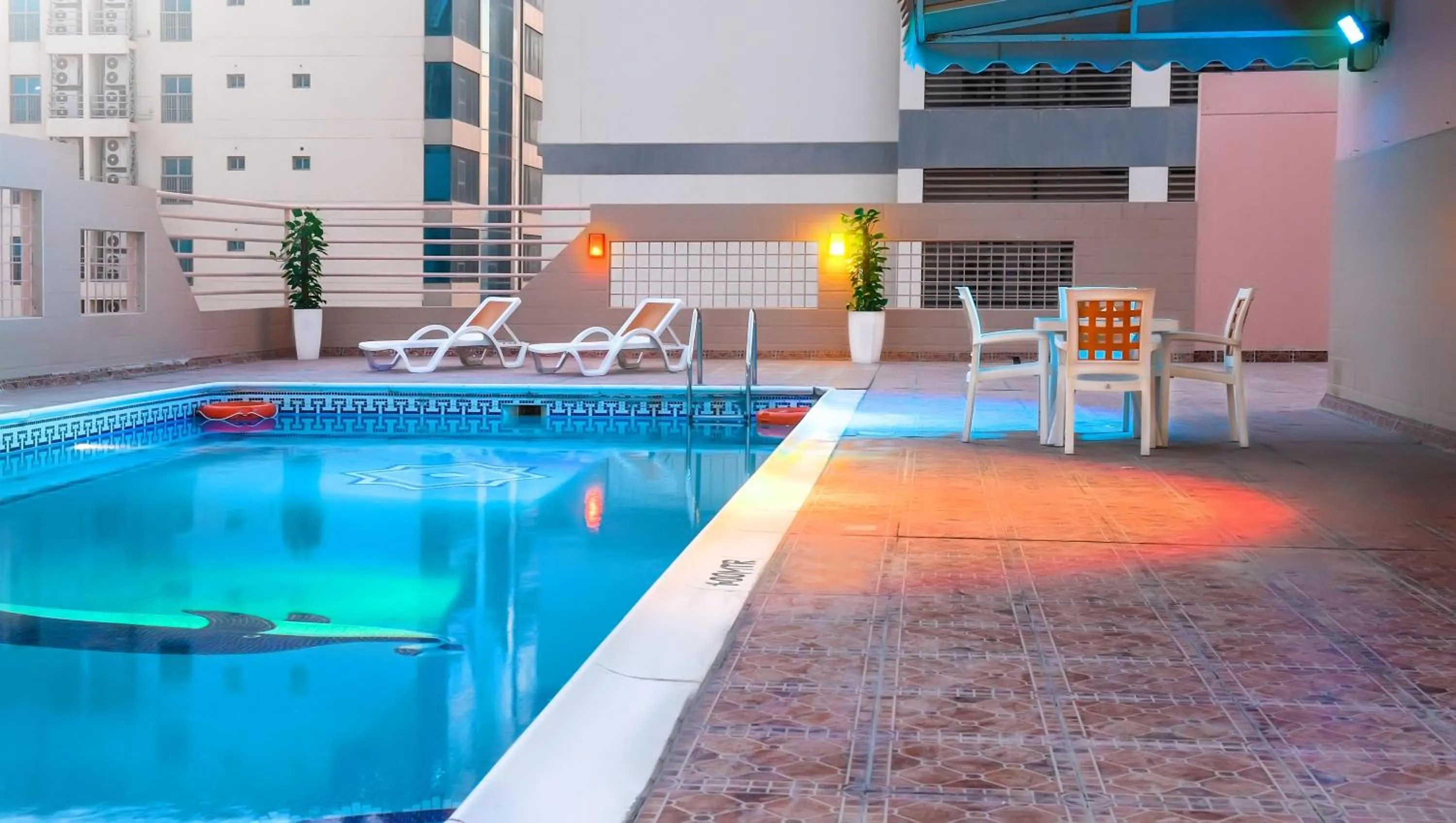 Swimming pool in Sea Diamond Plaza Apartments