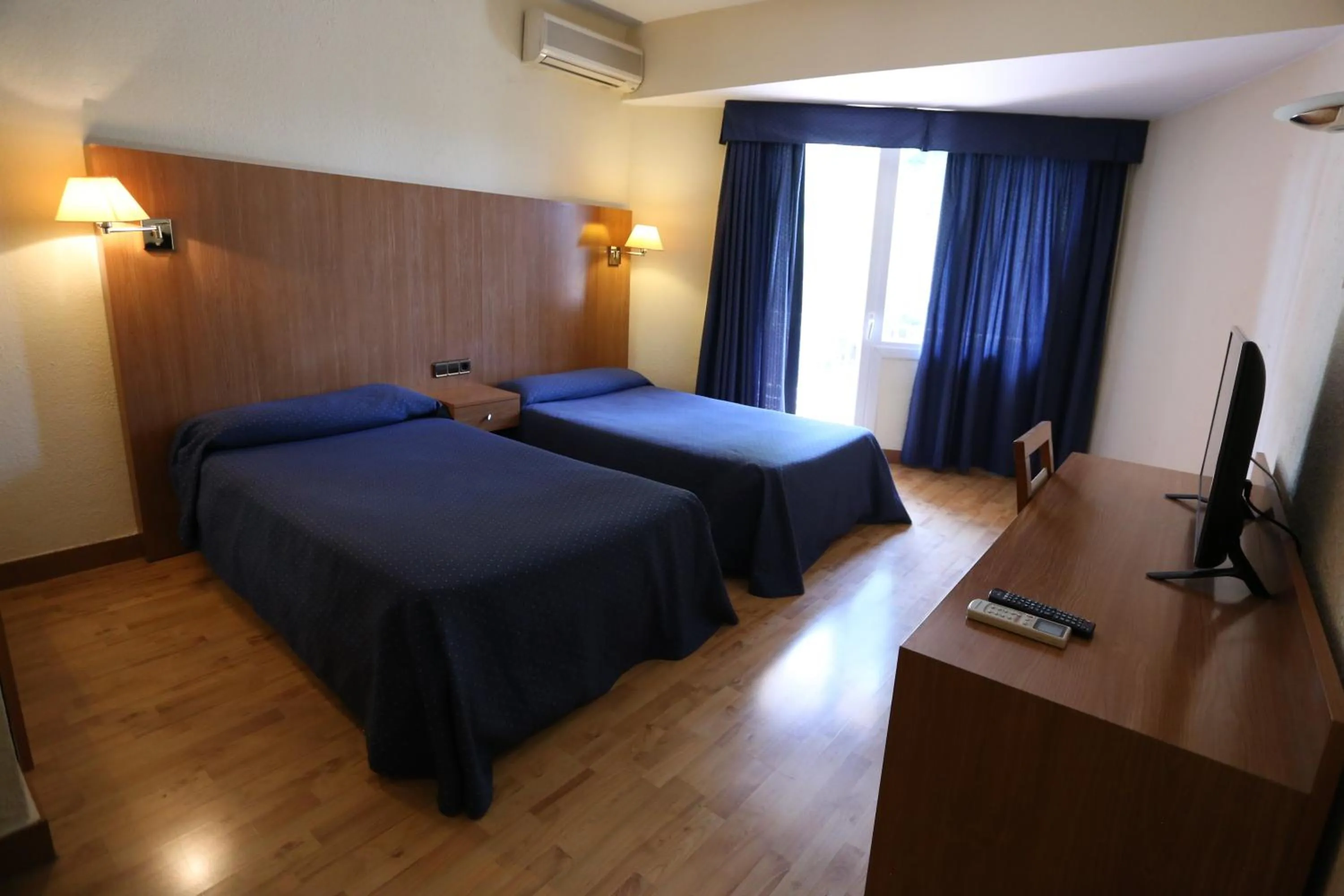 Photo of the whole room, Bed in Hotel El Cisne