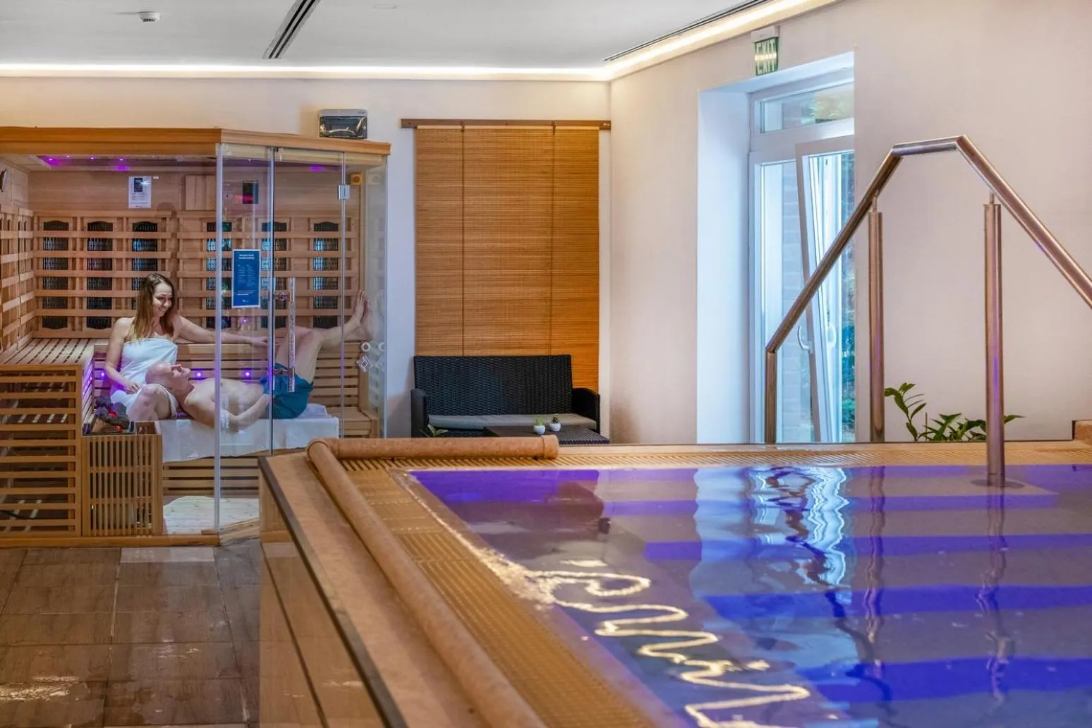 Swimming pool in Royal Club Hotel