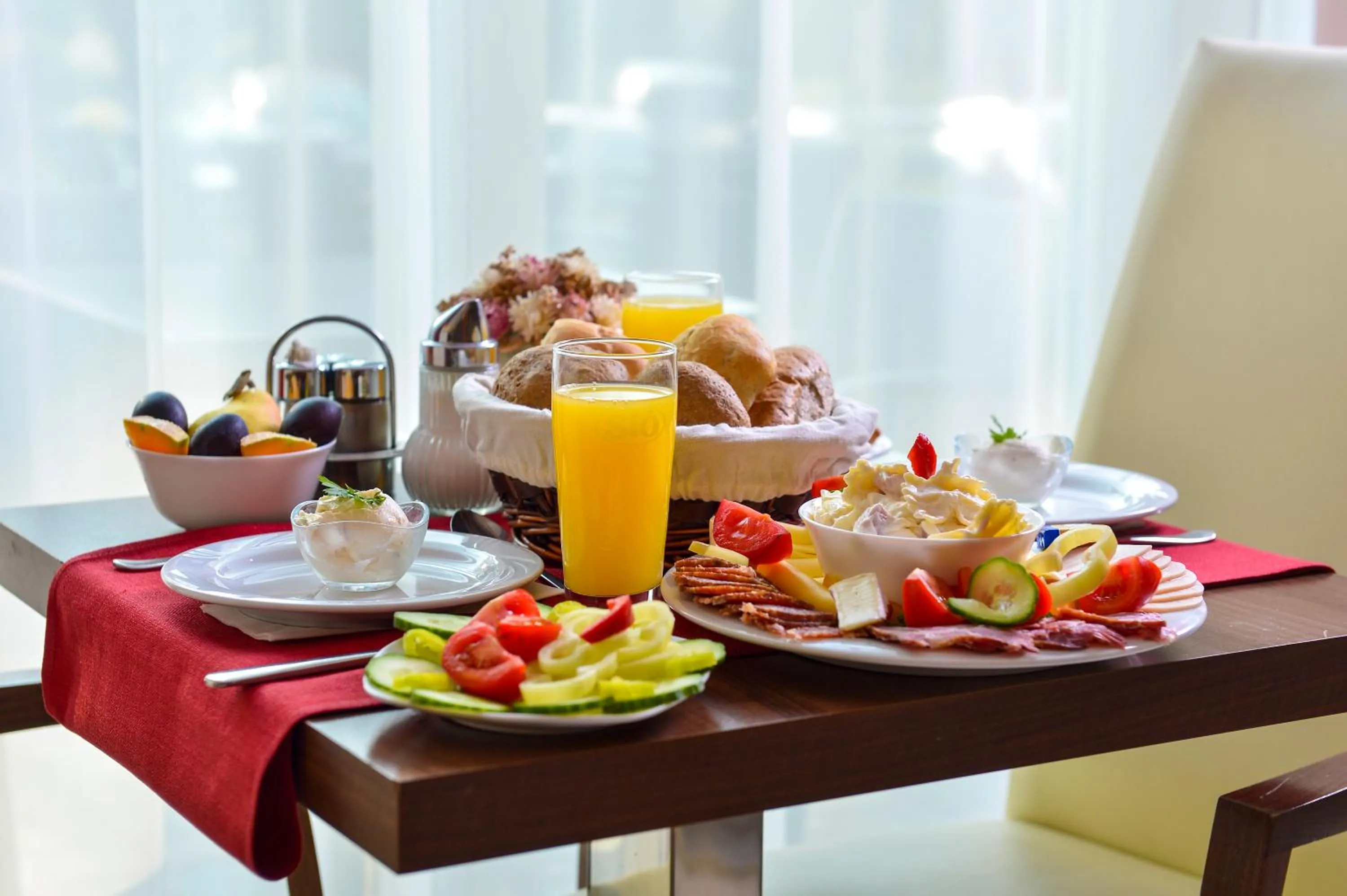 Food and drinks in Royal Club Hotel