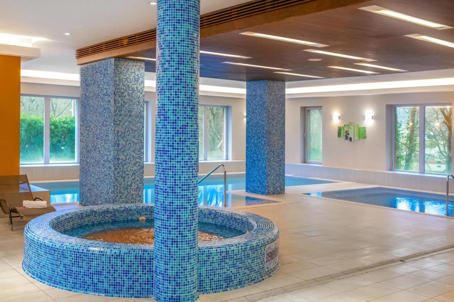 Swimming pool in Royal Club Hotel