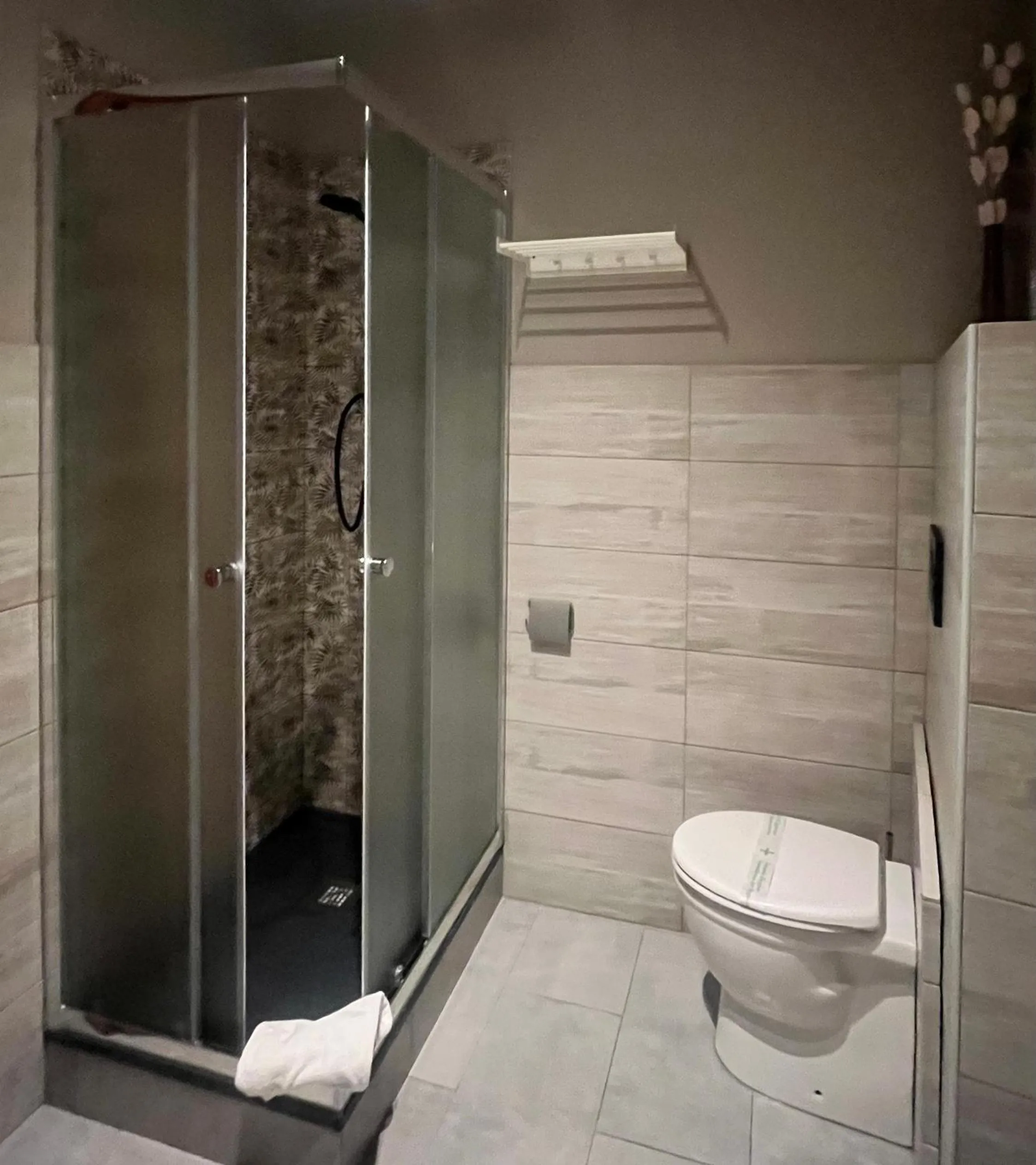 Shower in B&B Stesicoro InHabit