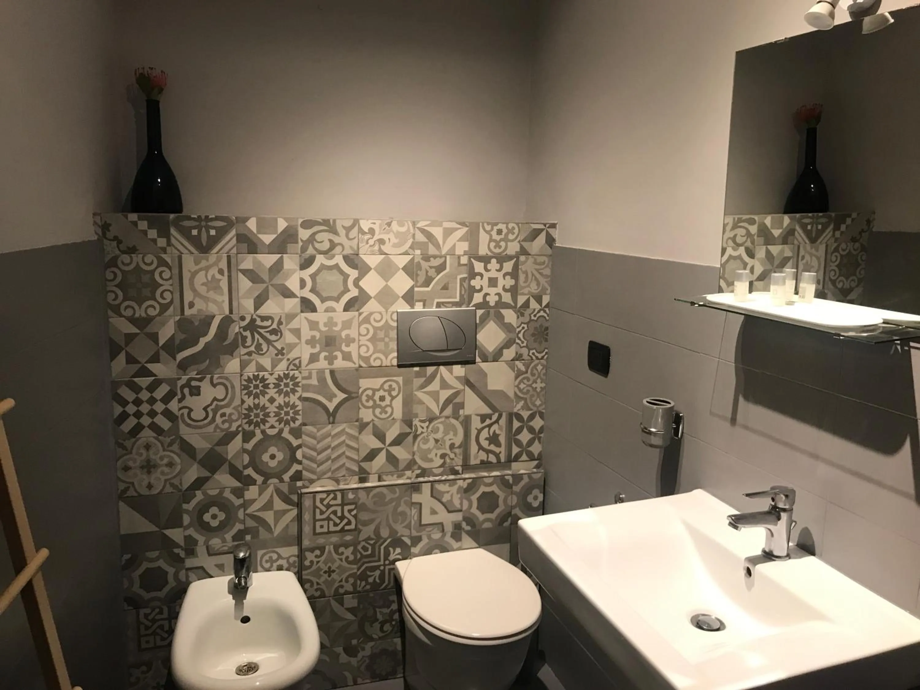 Shower in B&B Stesicoro InHabit