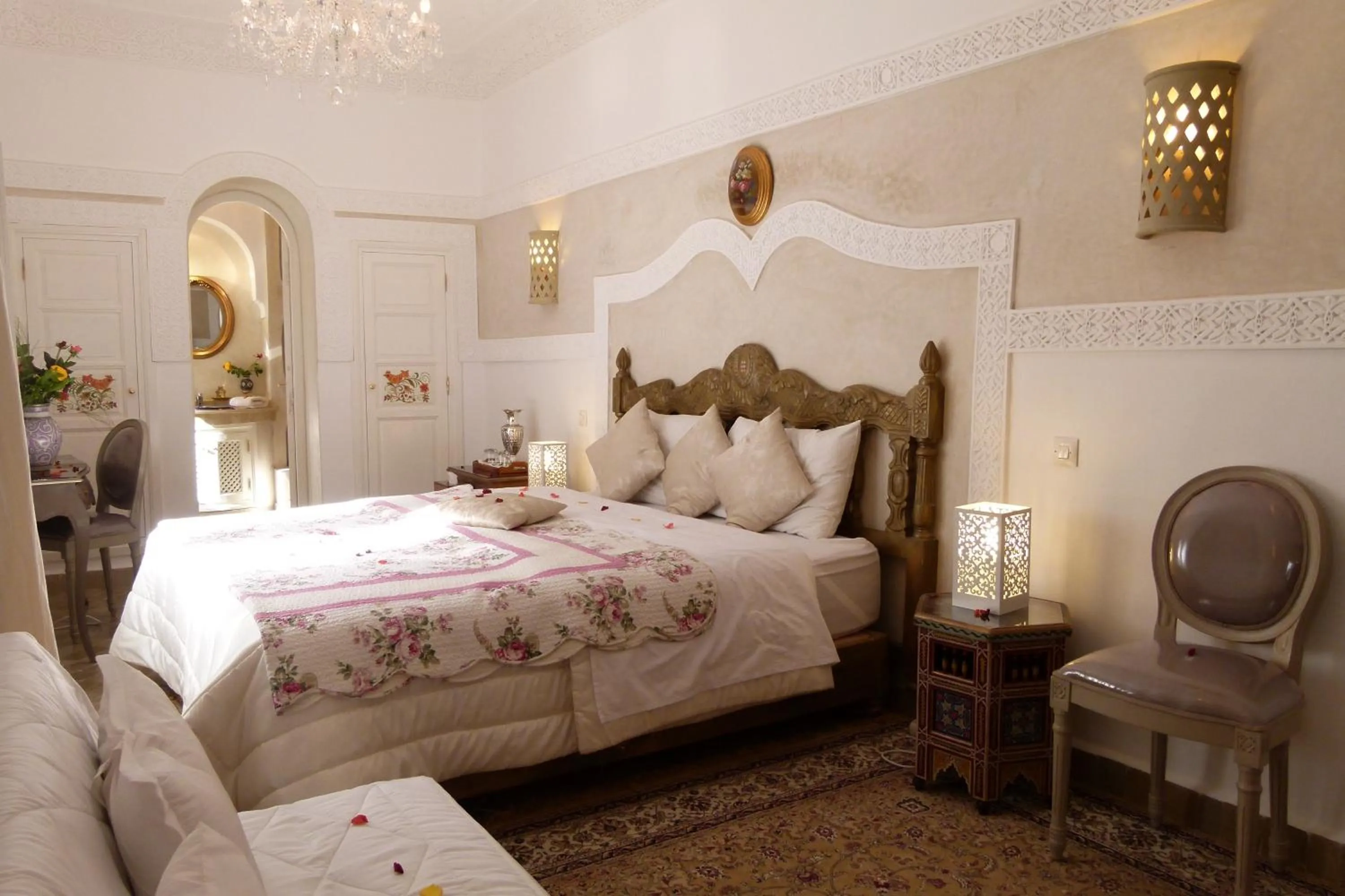 Photo of the whole room, Bed in Riad Palais Des Princesses & Spa