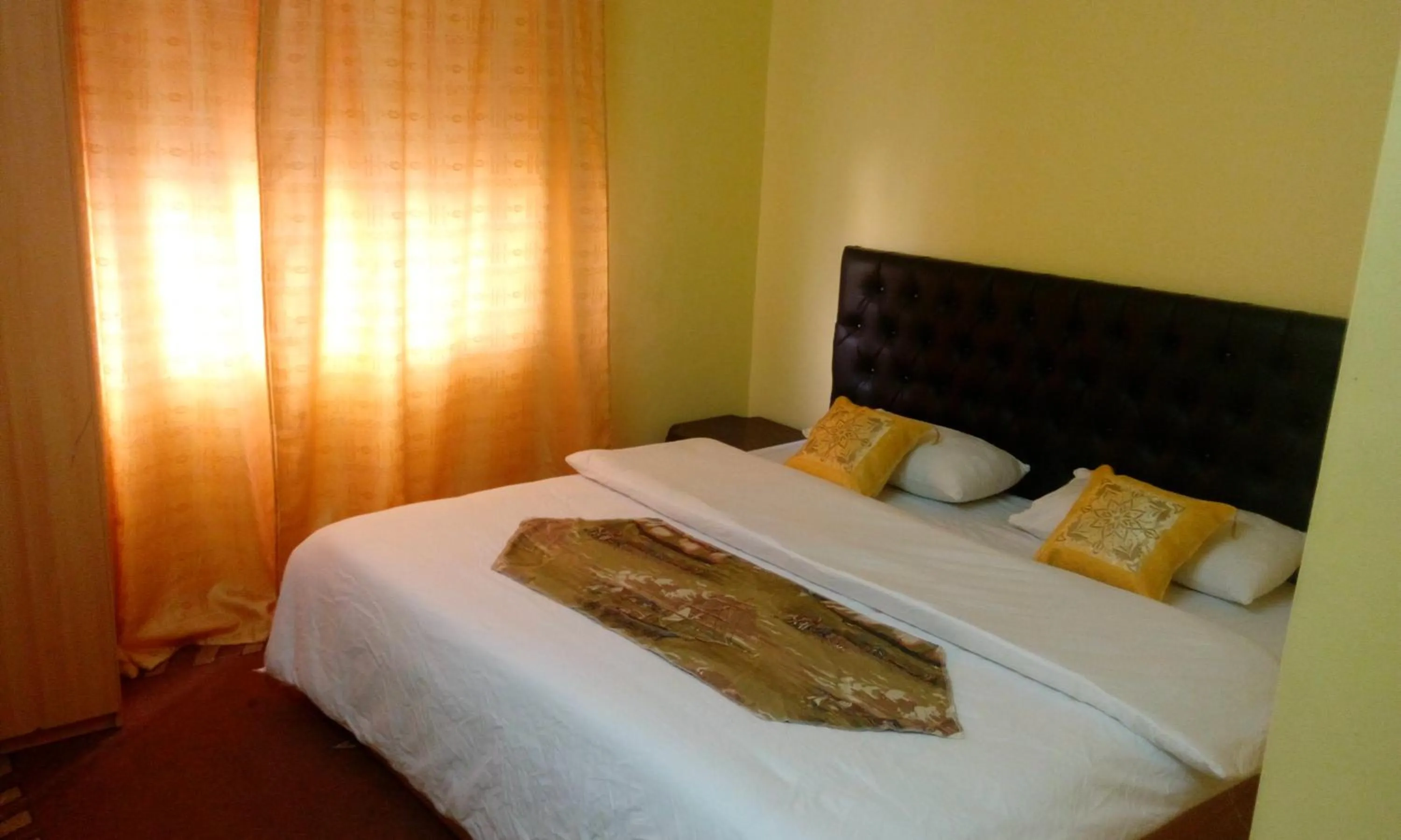 Photo of the whole room, Bed in Hamoudah Hotel