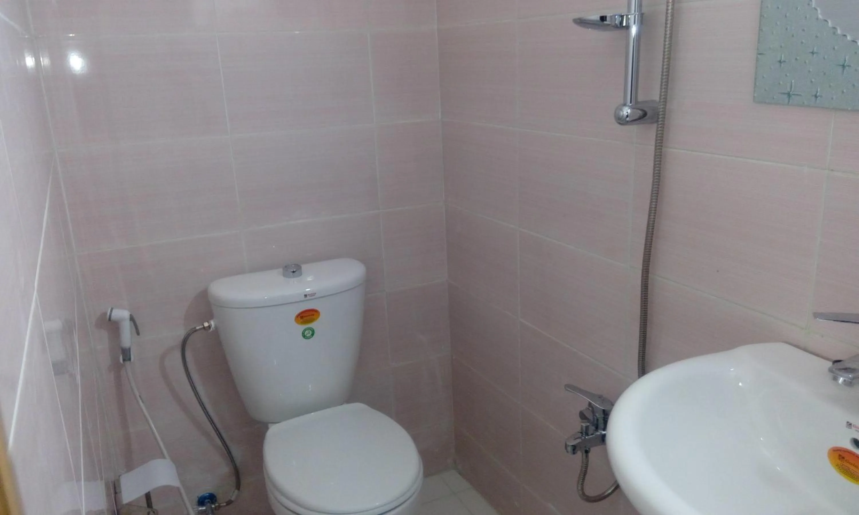 Shower in Hamoudah Hotel