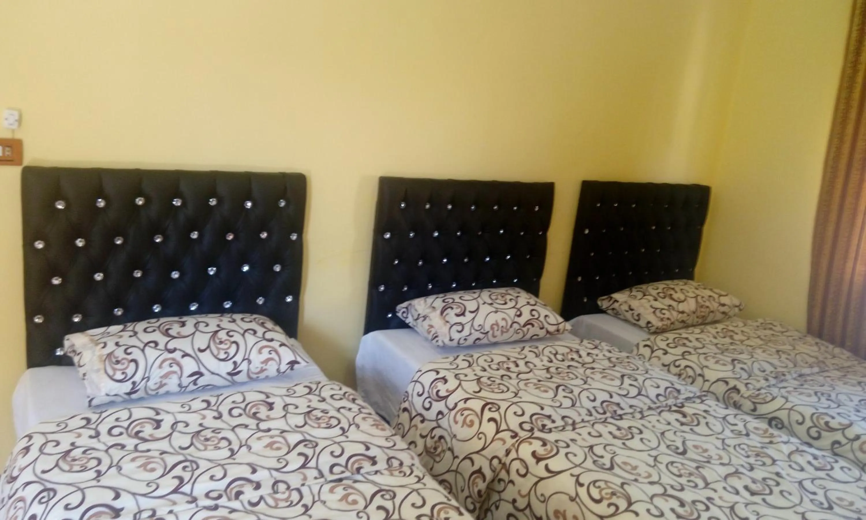 Photo of the whole room, Bed in Hamoudah Hotel