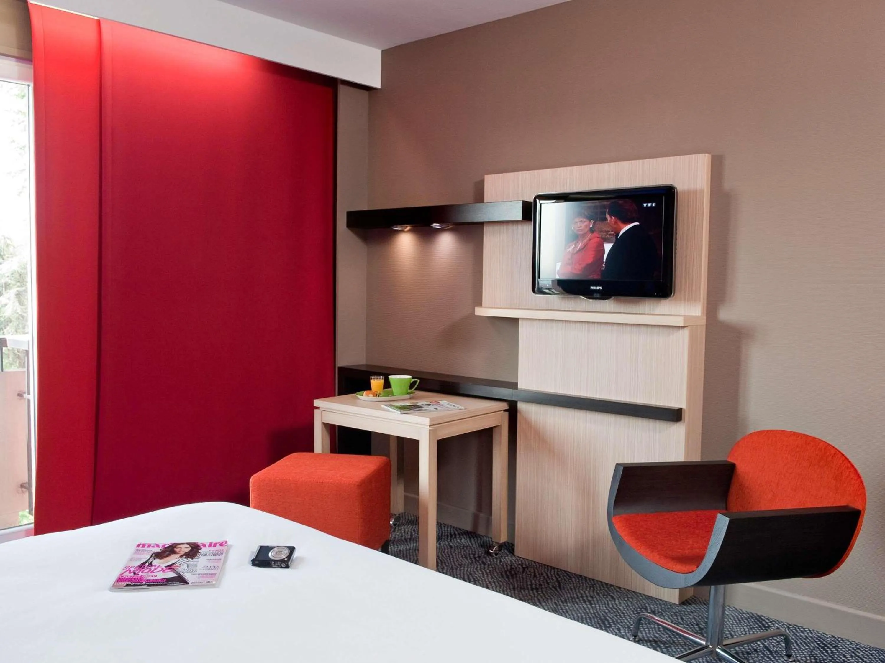 Bedroom, Bed in ibis Styles Saint Dizier