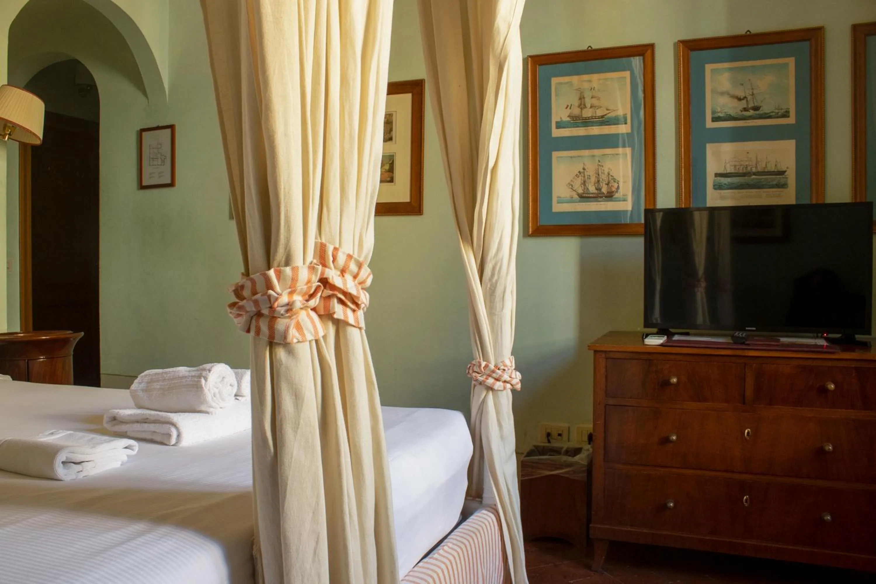 Bed in Antica Dimora Firenze