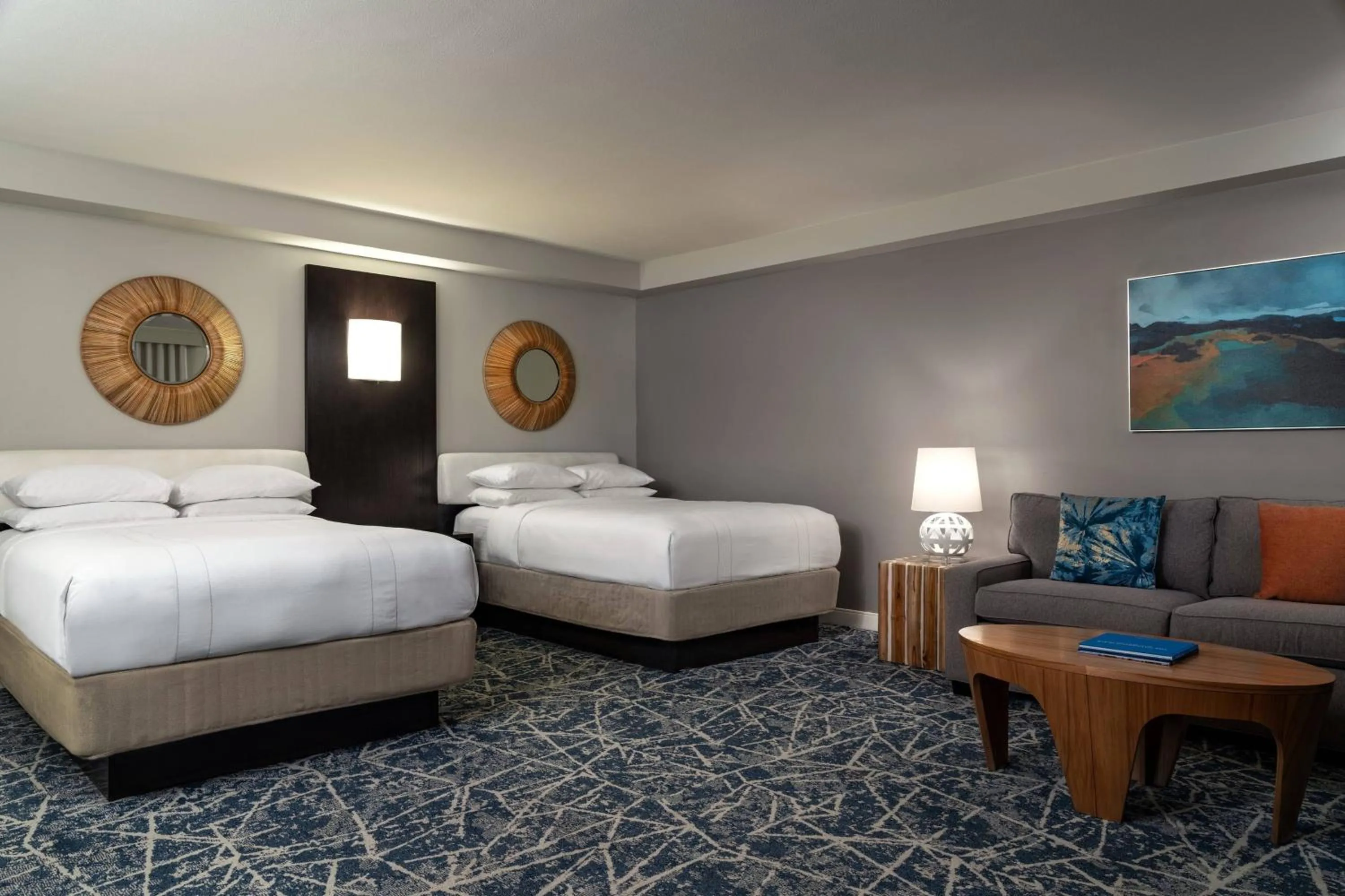 Photo of the whole room, Bed in Waikoloa Beach Marriott Resort & Spa