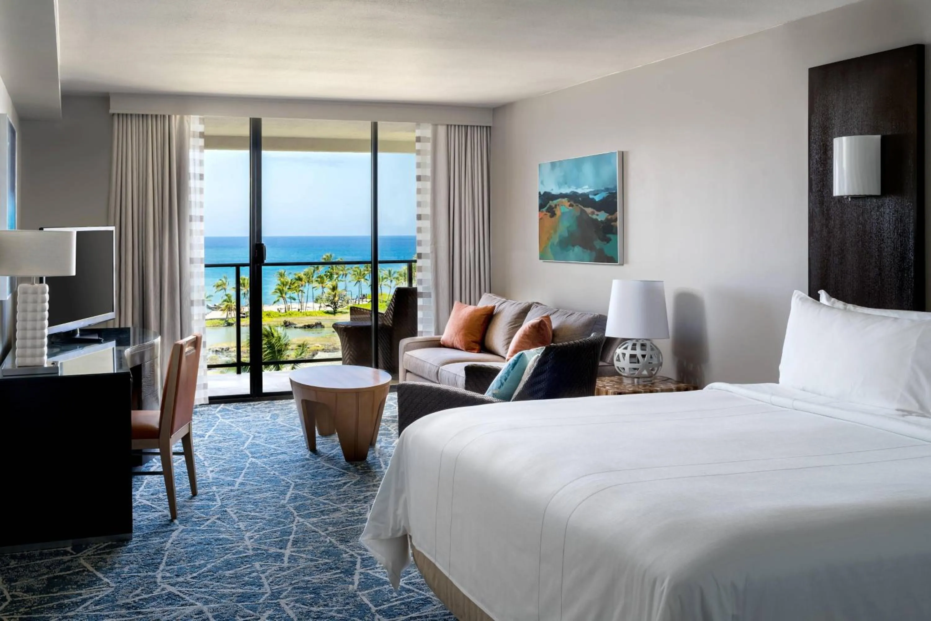 Photo of the whole room, Bed in Waikoloa Beach Marriott Resort & Spa