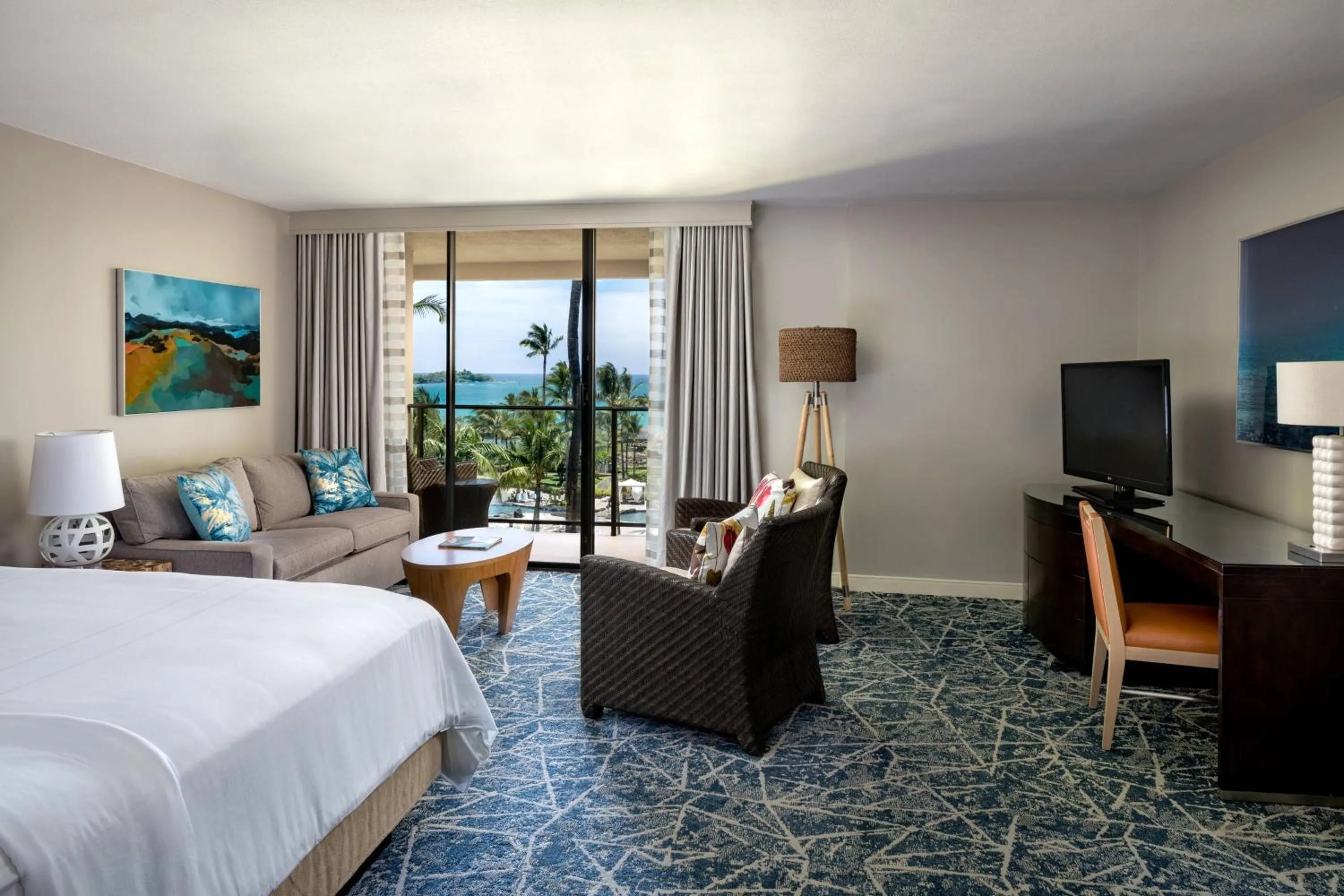 Photo of the whole room, Bed in Waikoloa Beach Marriott Resort & Spa