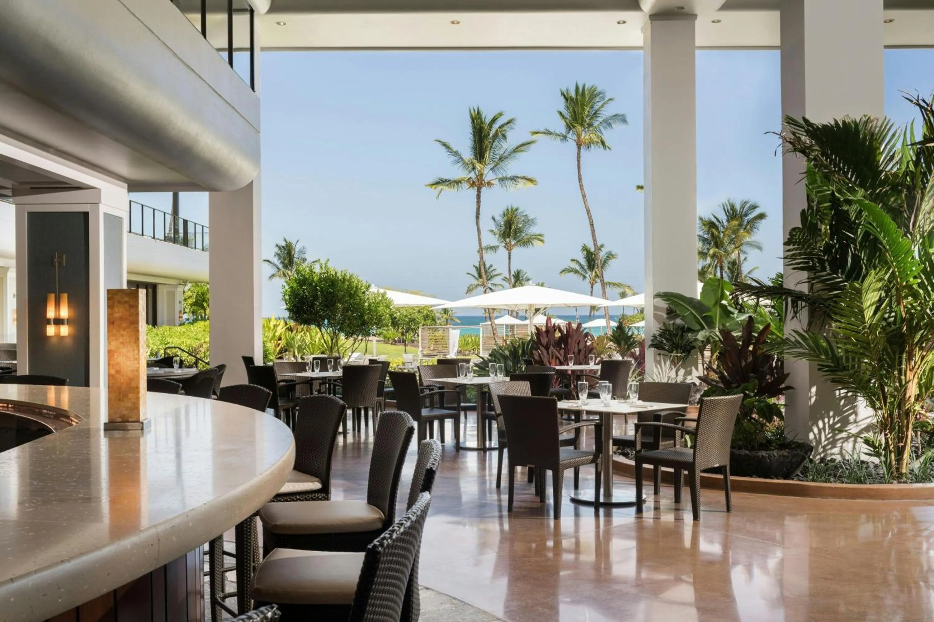 Lounge or bar in Waikoloa Beach Marriott Resort & Spa