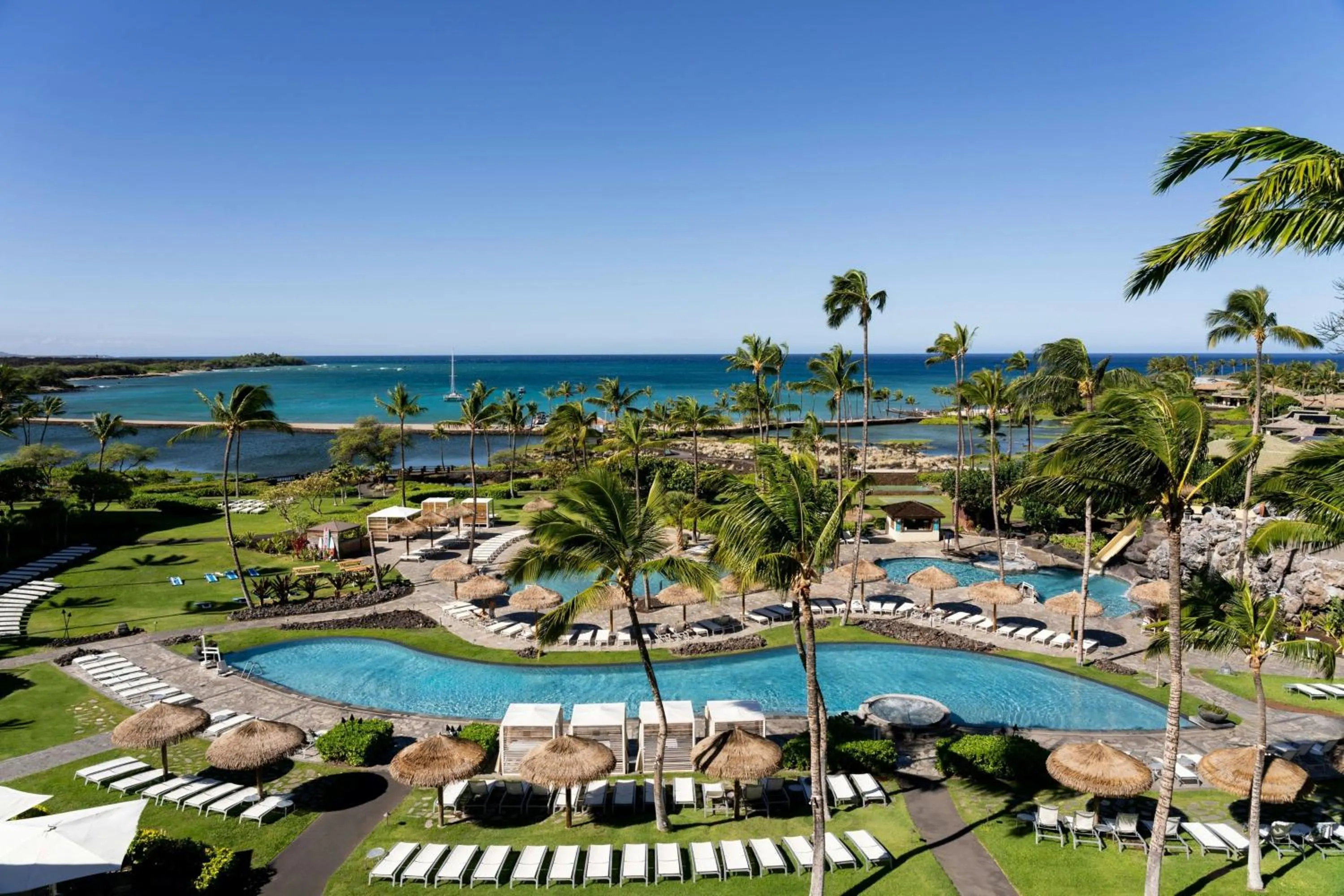 Swimming pool in Waikoloa Beach Marriott Resort & Spa