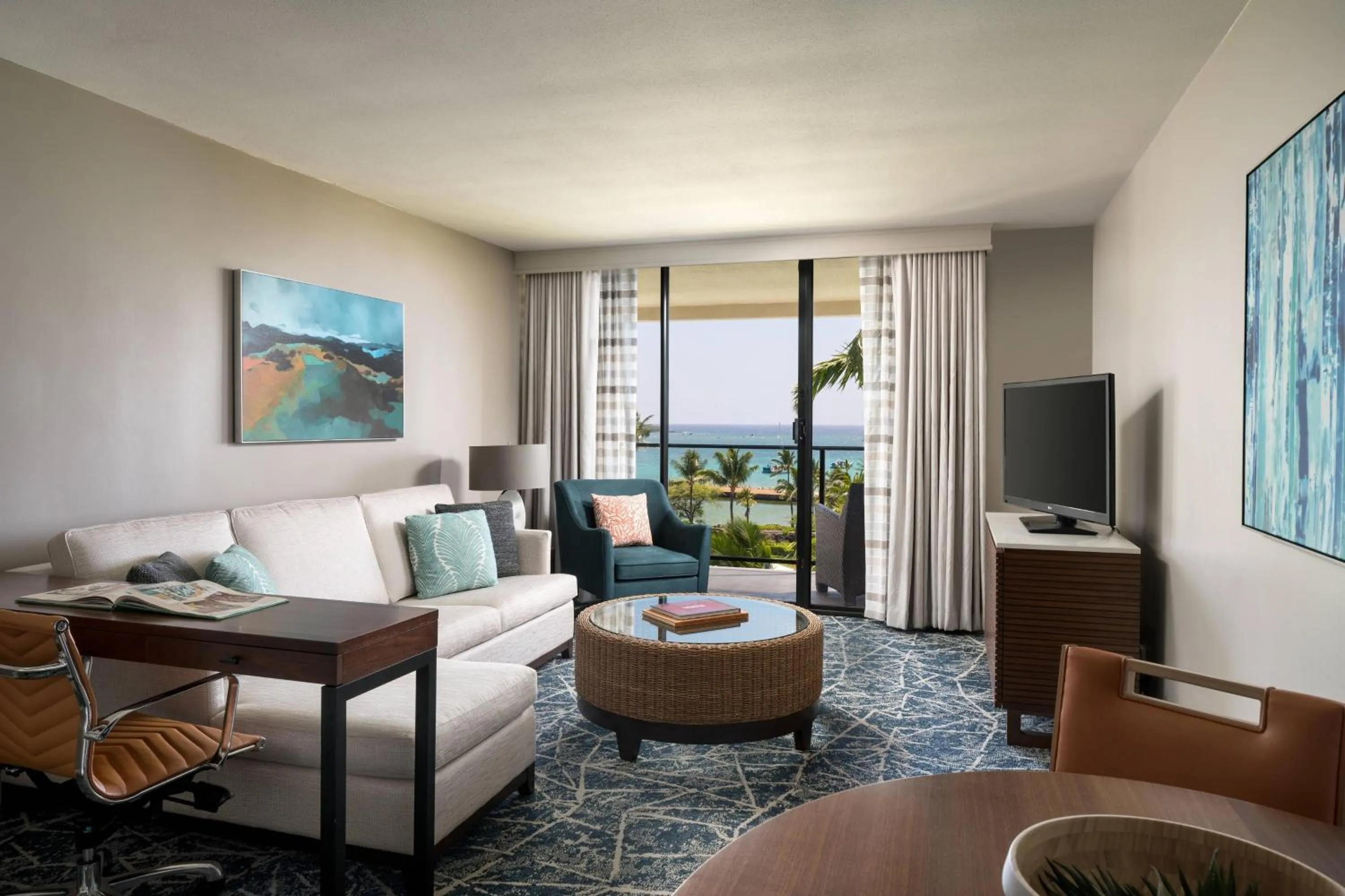 Living room in Waikoloa Beach Marriott Resort & Spa