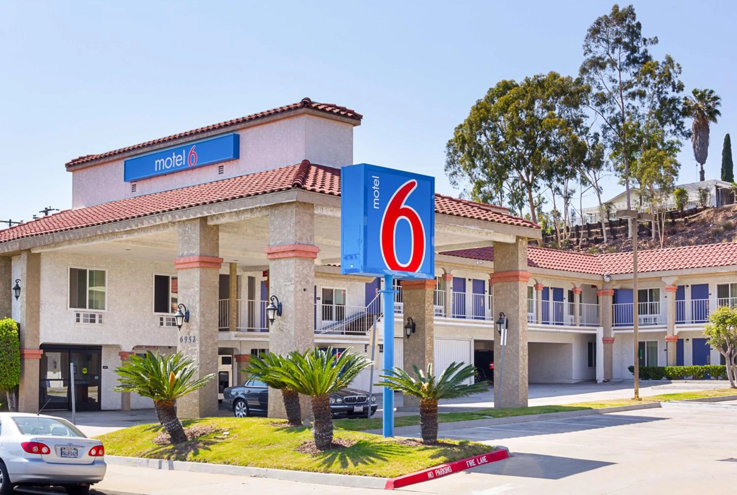 Property building in Motel 6-La Mesa, CA