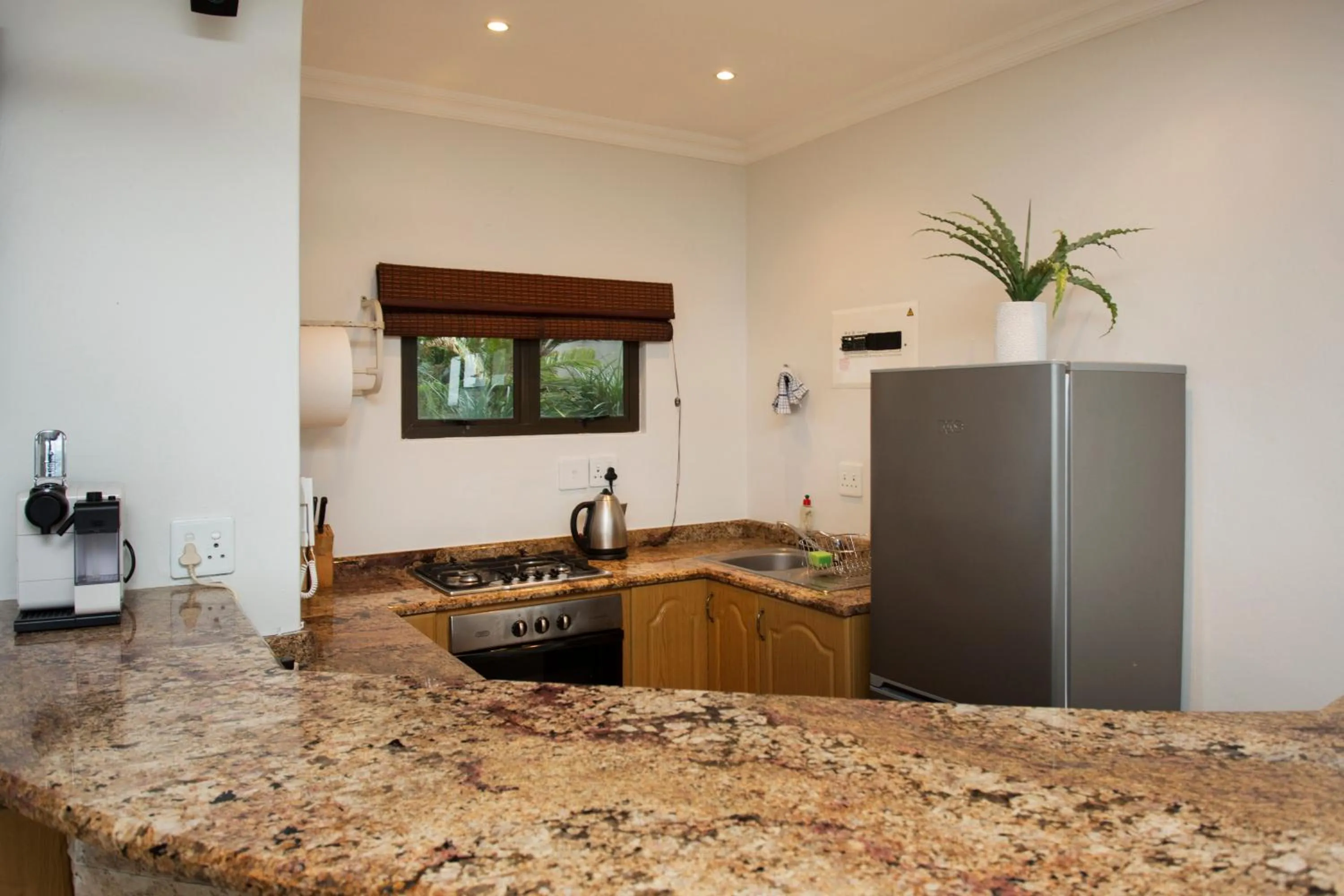 Communal kitchen in Ocean Hideaway Bed and Breakfast