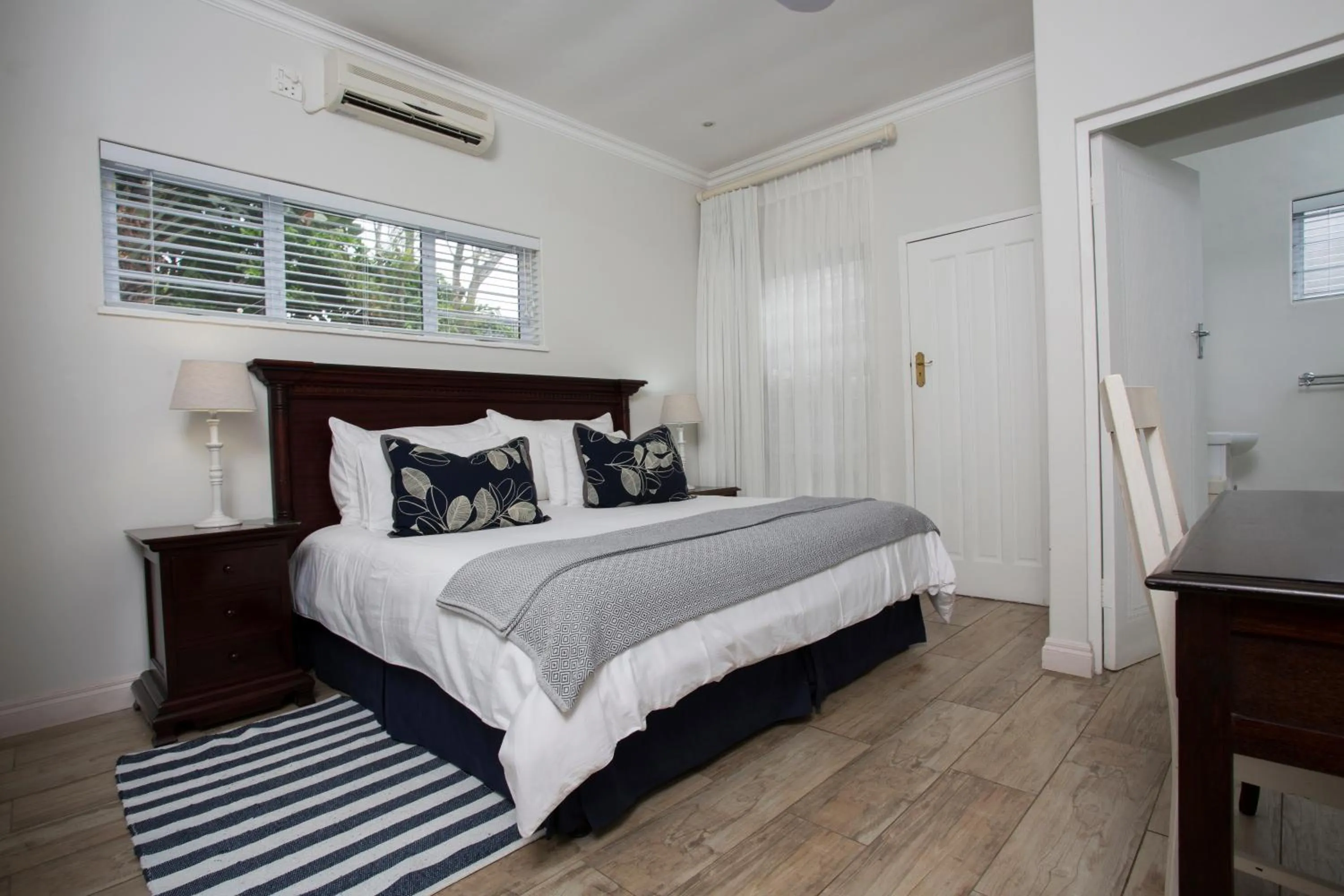 Bed in Ocean Hideaway Bed and Breakfast