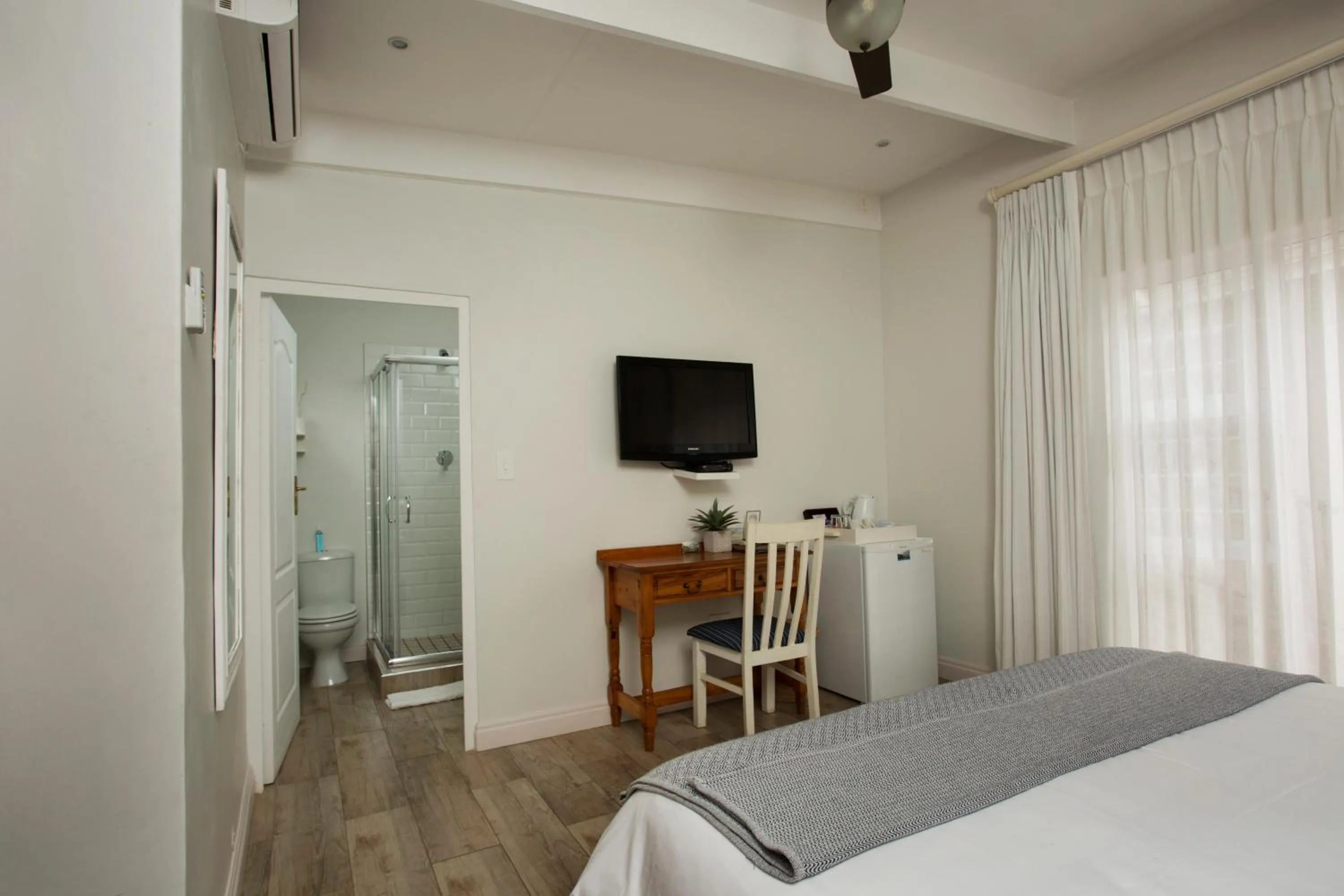 Bed in Ocean Hideaway Bed and Breakfast