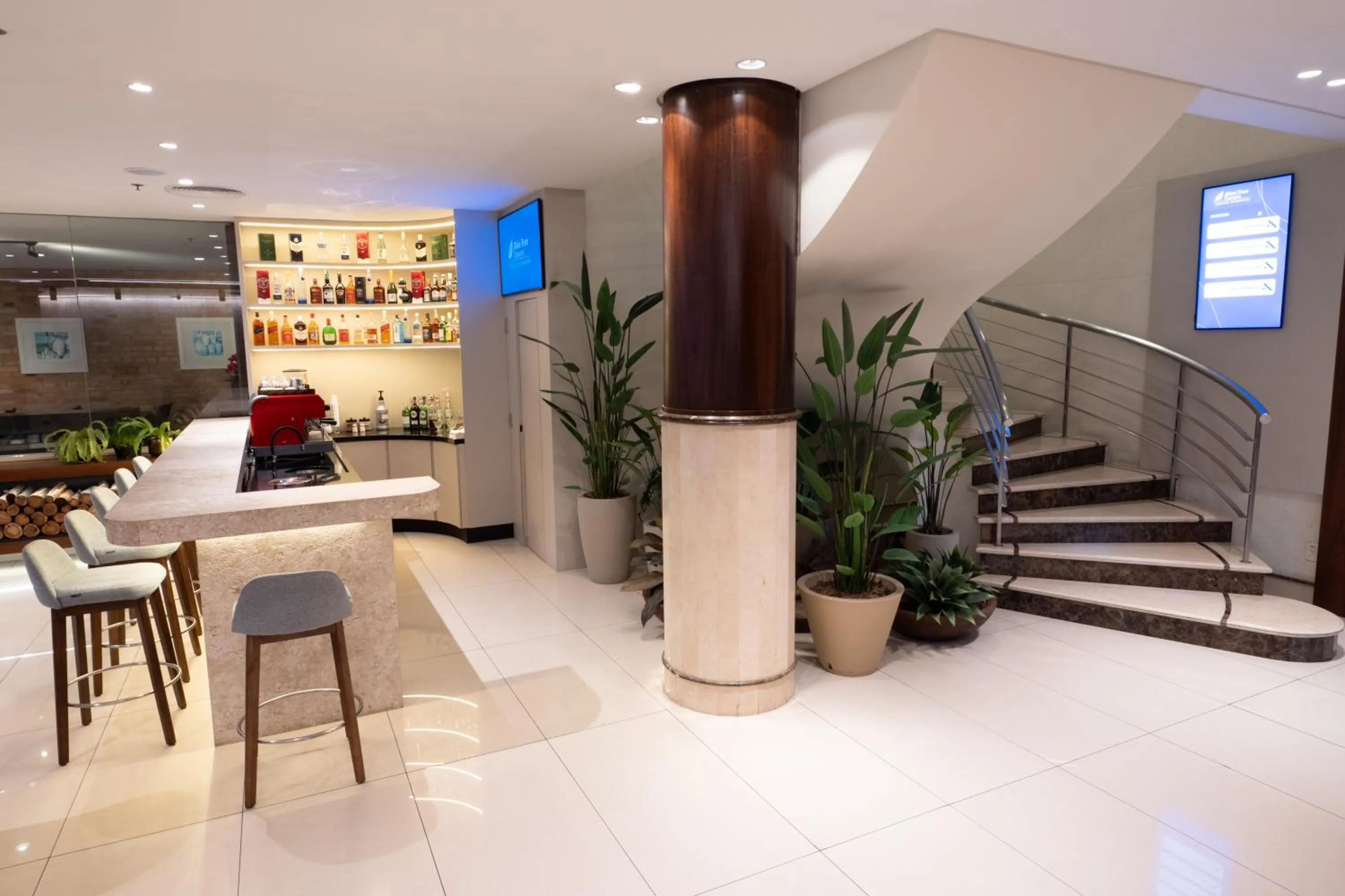 Lounge or bar in Blue Tree Towers Caxias do Sul