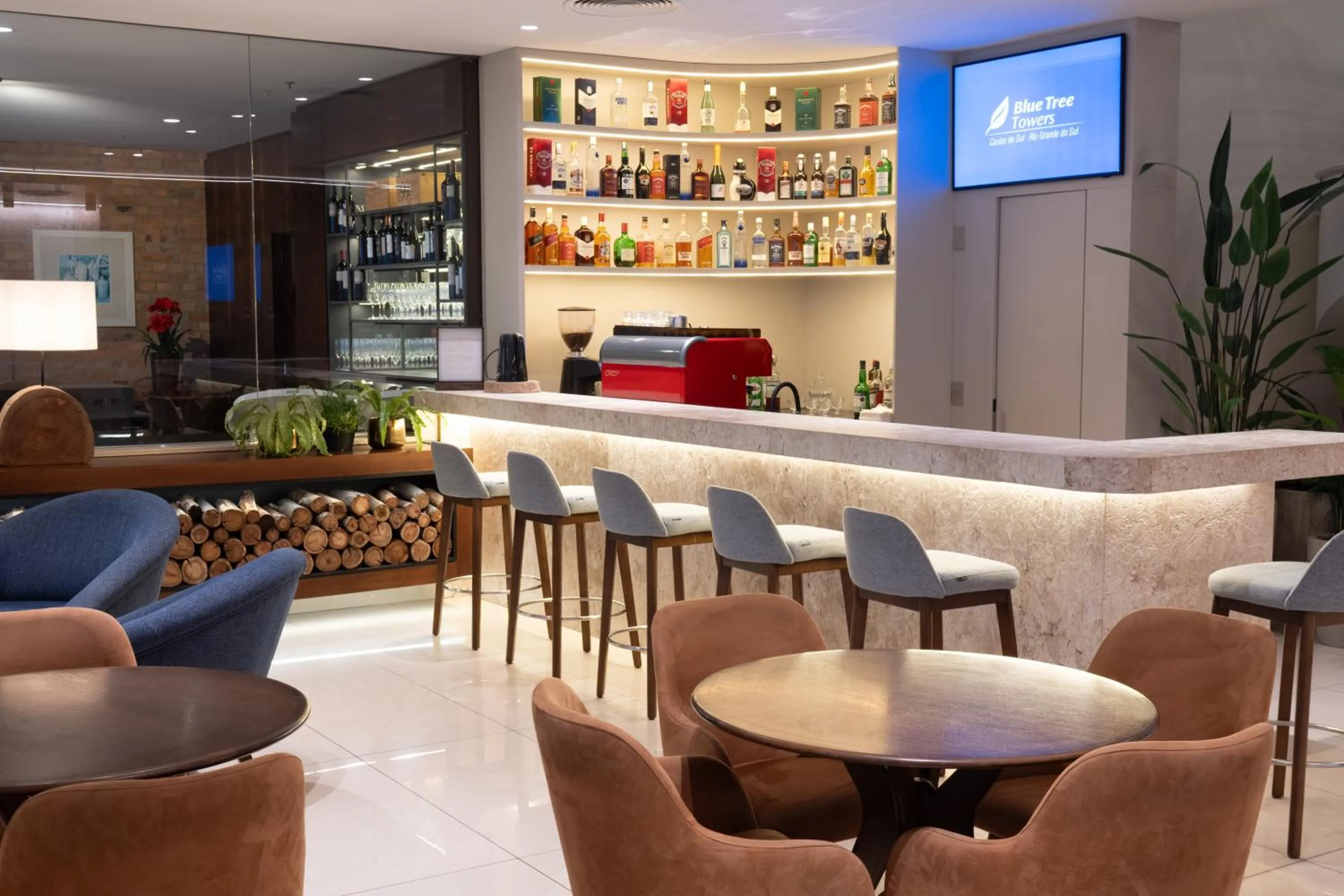 Lounge or bar in Blue Tree Towers Caxias do Sul
