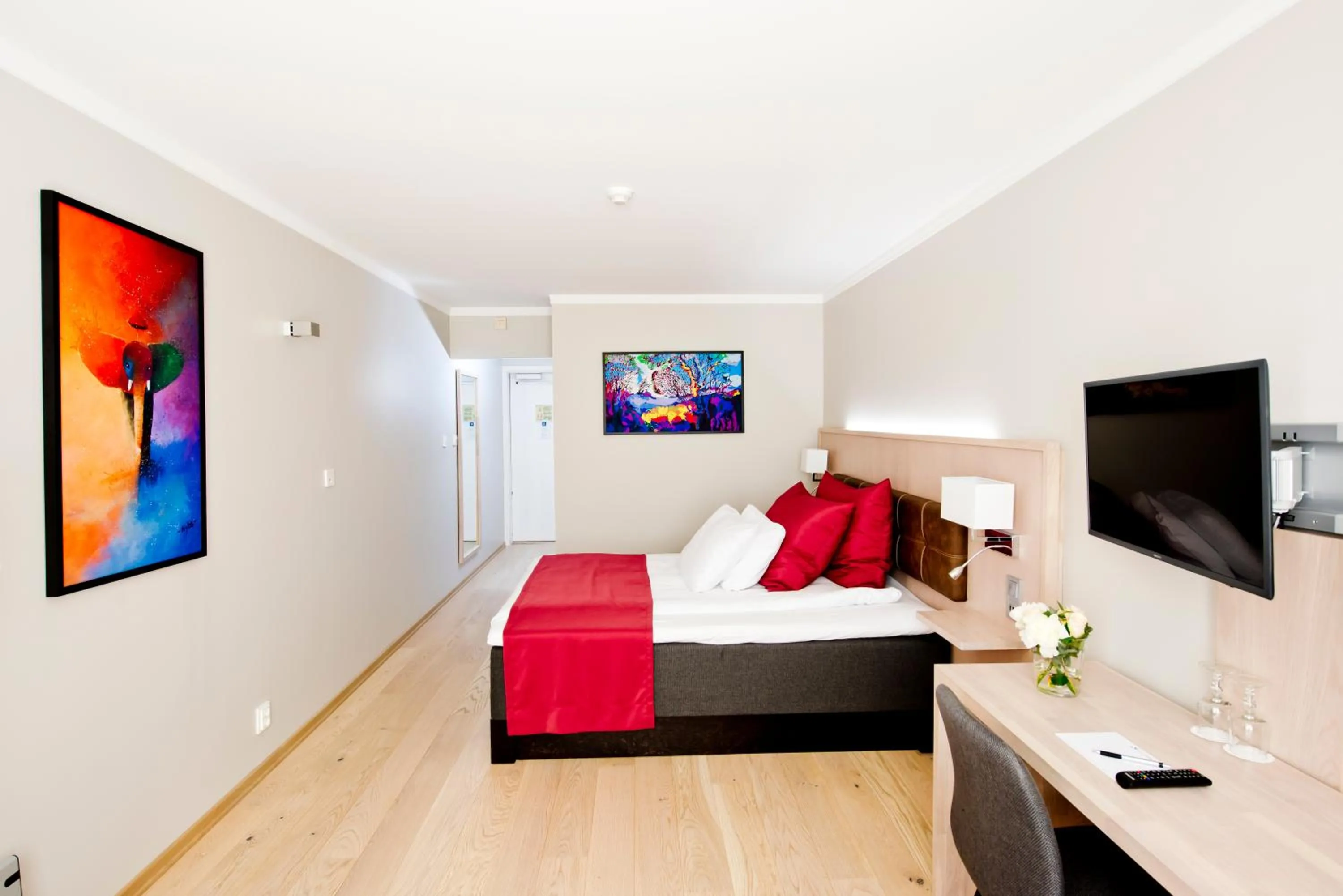 Photo of the whole room, Bed in Stord Hotel