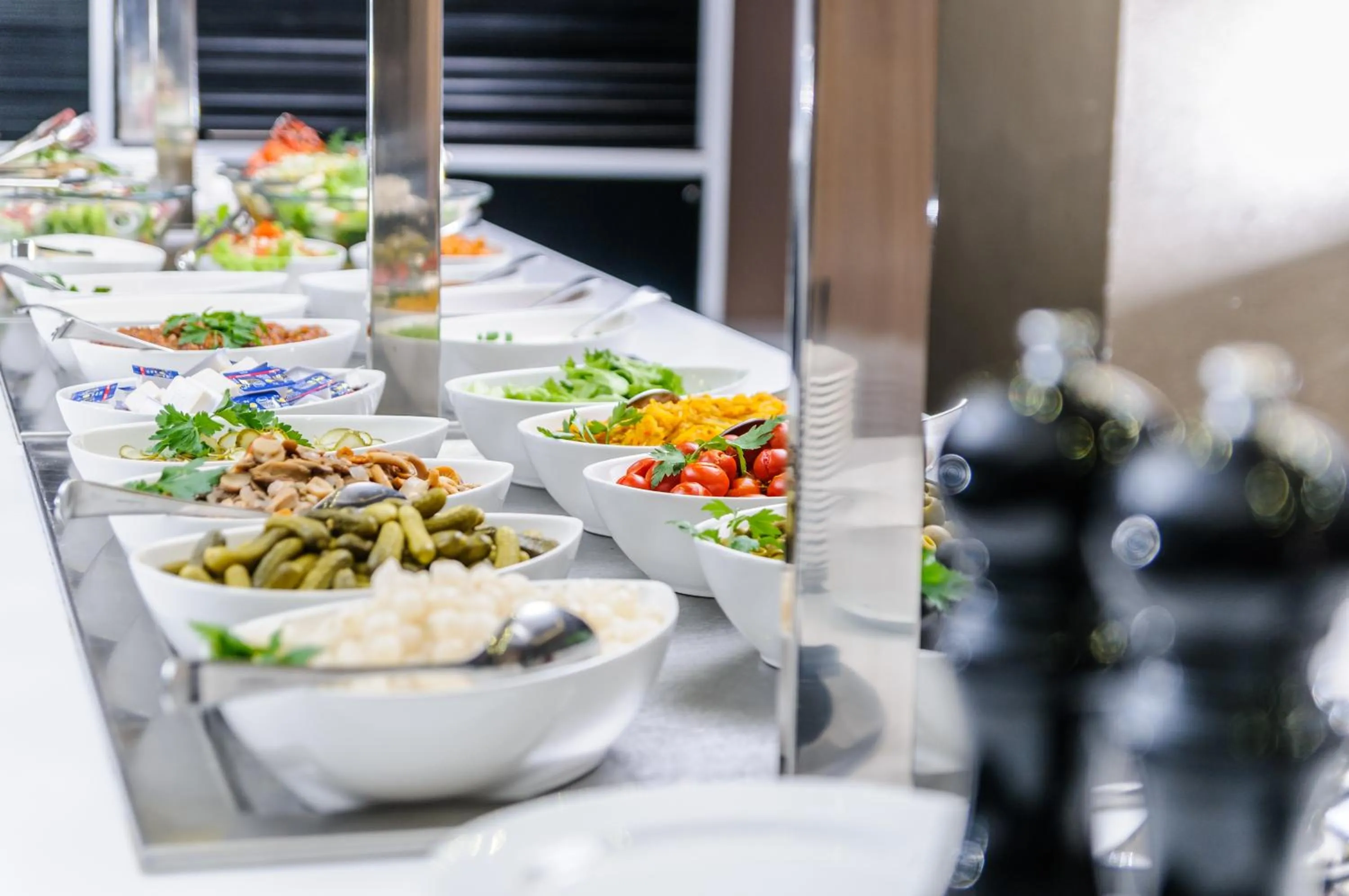 Buffet breakfast in Meresuu Spa & Hotel