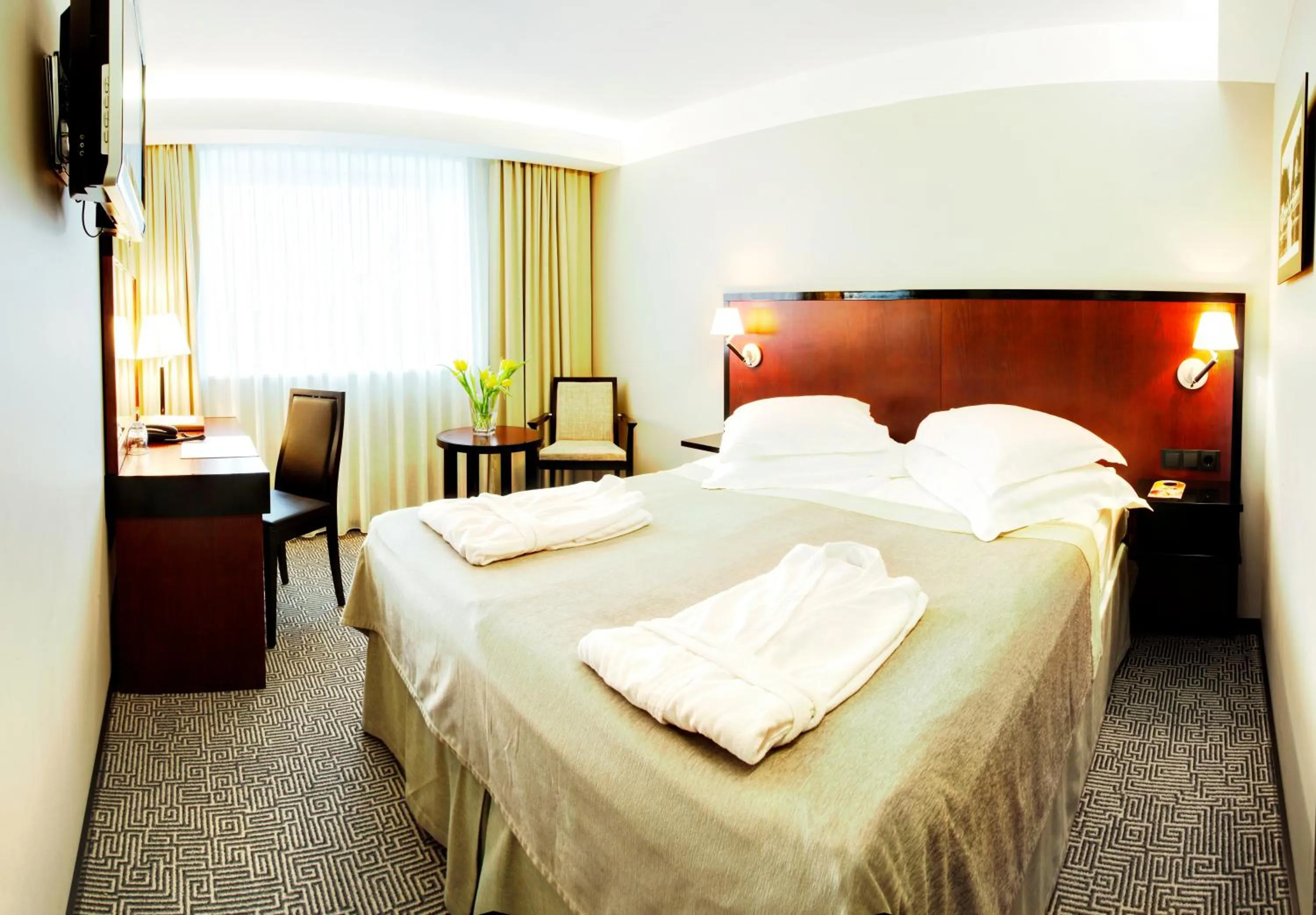 Bed in Meresuu Spa & Hotel