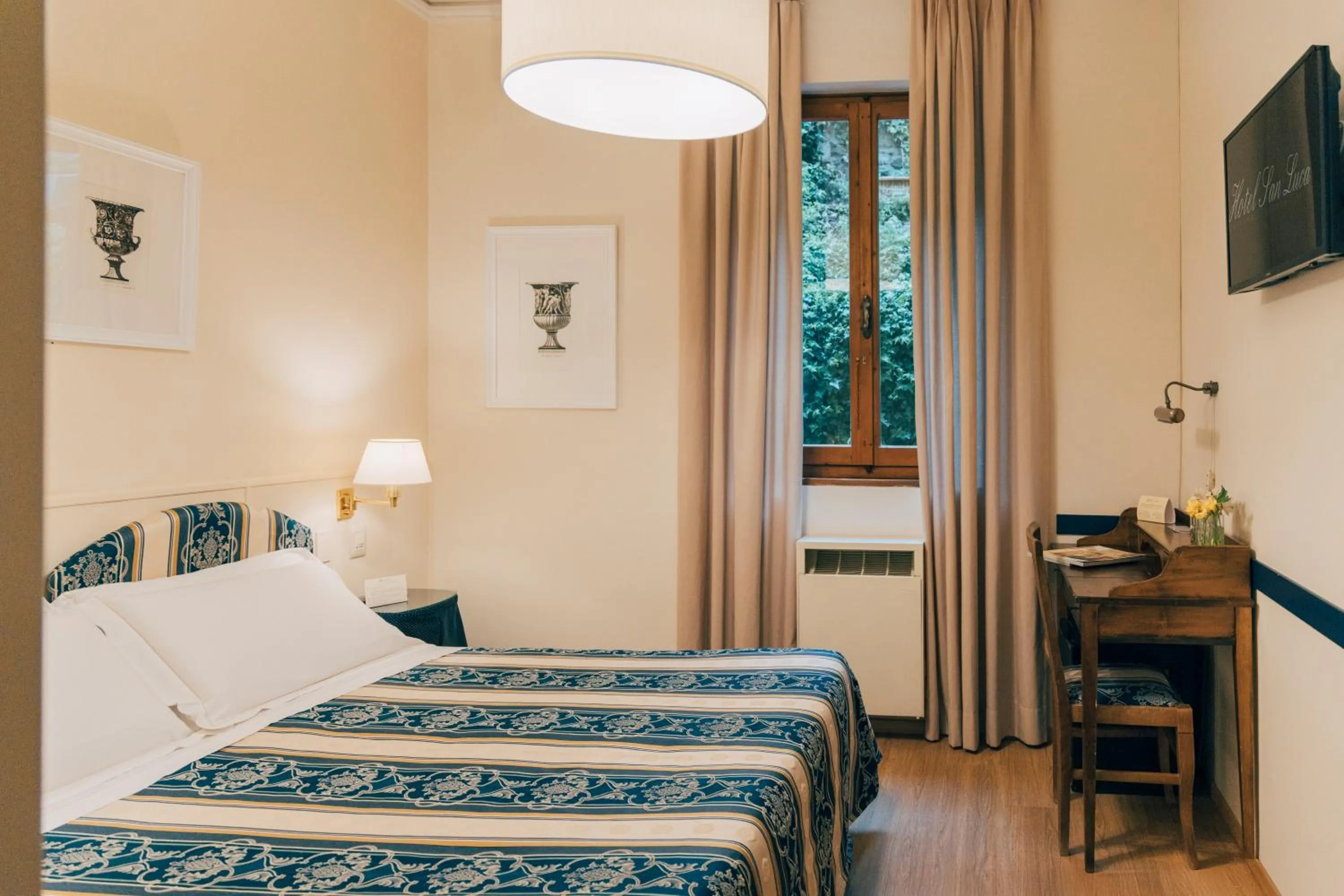 Bedroom, Bed in Hotel San Luca