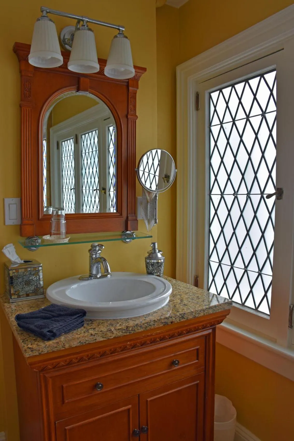 Bathroom in Apple Tree Historic B&B