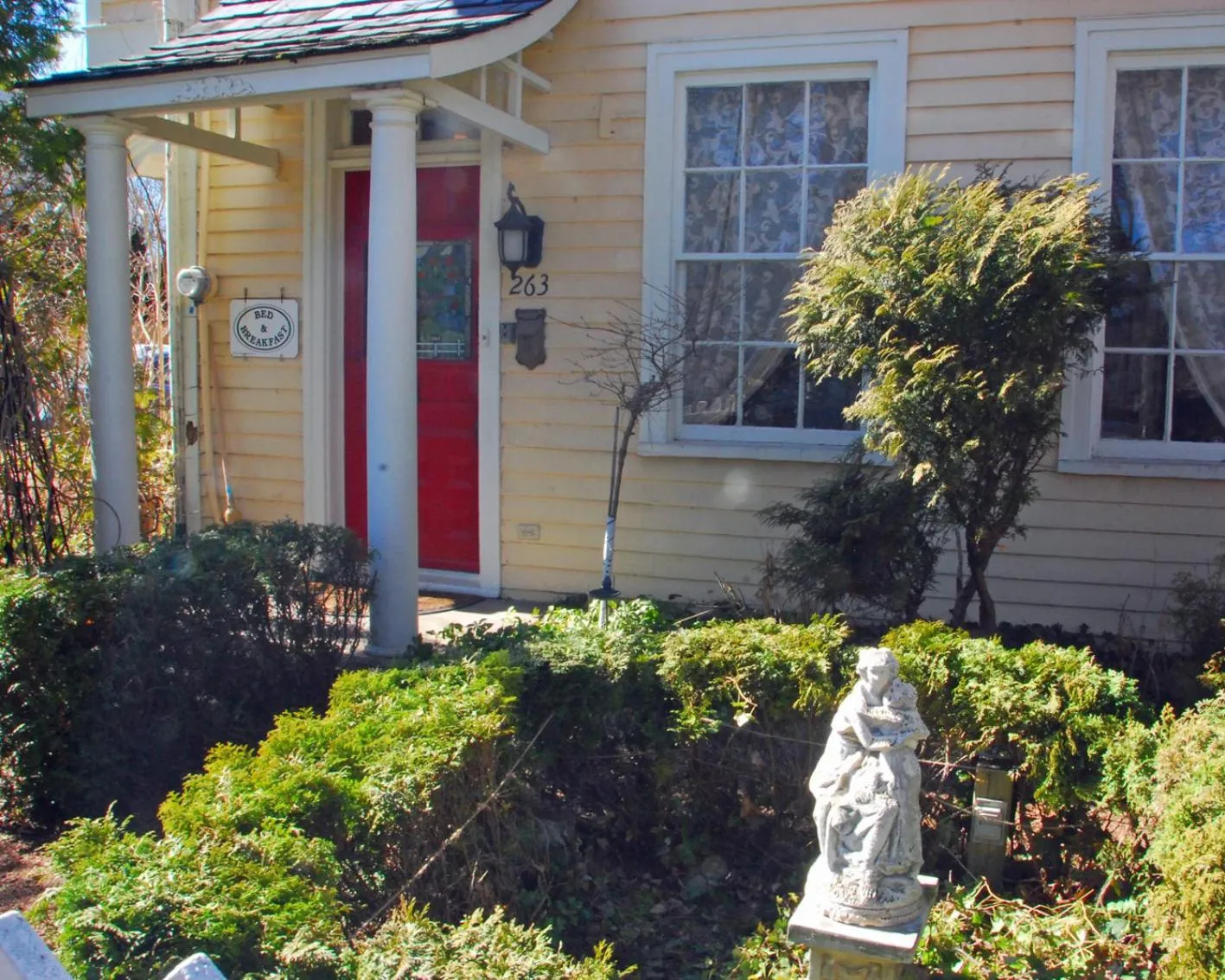 Garden in Apple Tree Historic B&B