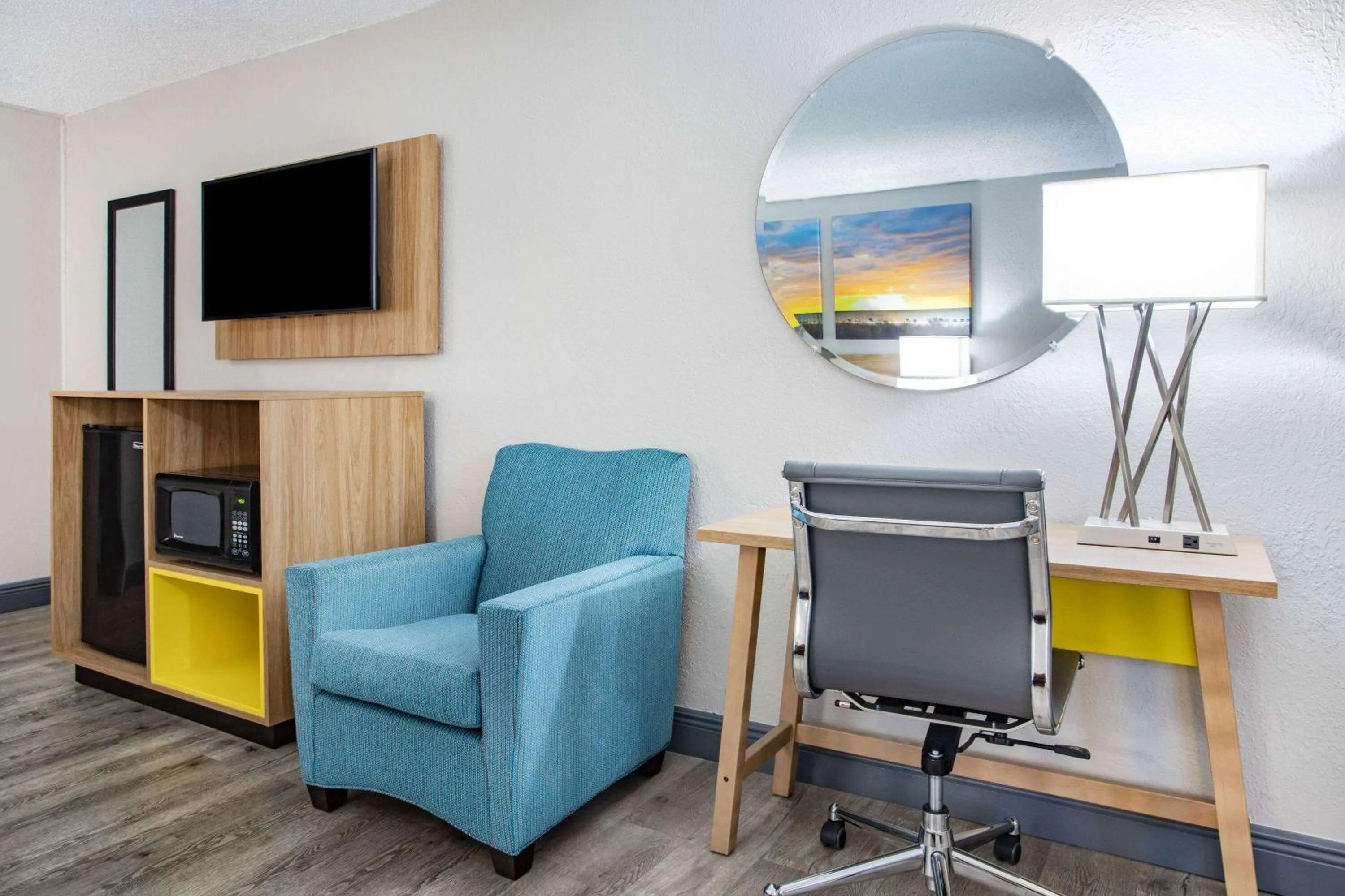 Photo of the whole room in Days Inn by Wyndham Titusville Kennedy Space Center