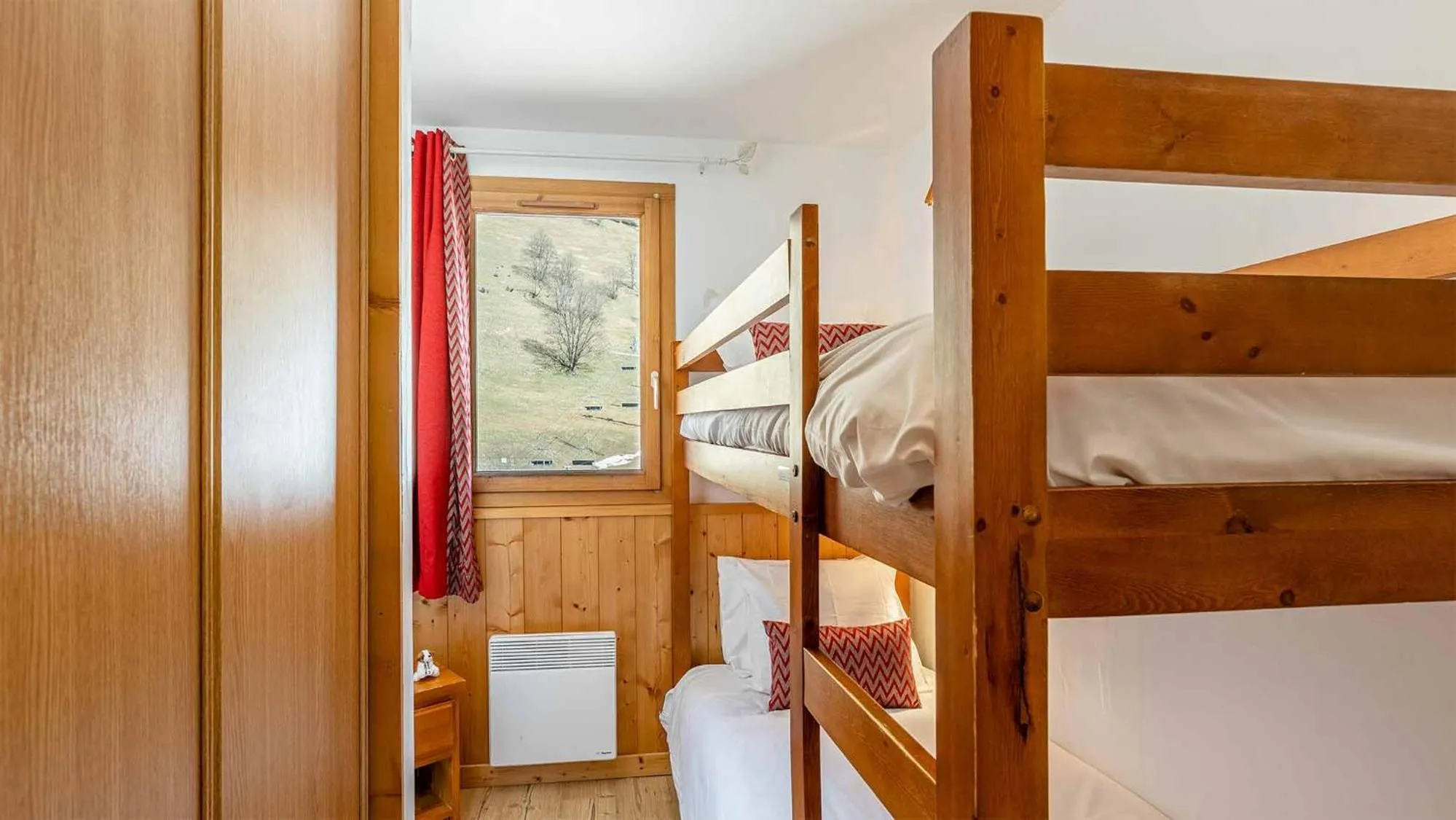 Bed in Madame Vacances Résidence Les Jardins de la Vanoise