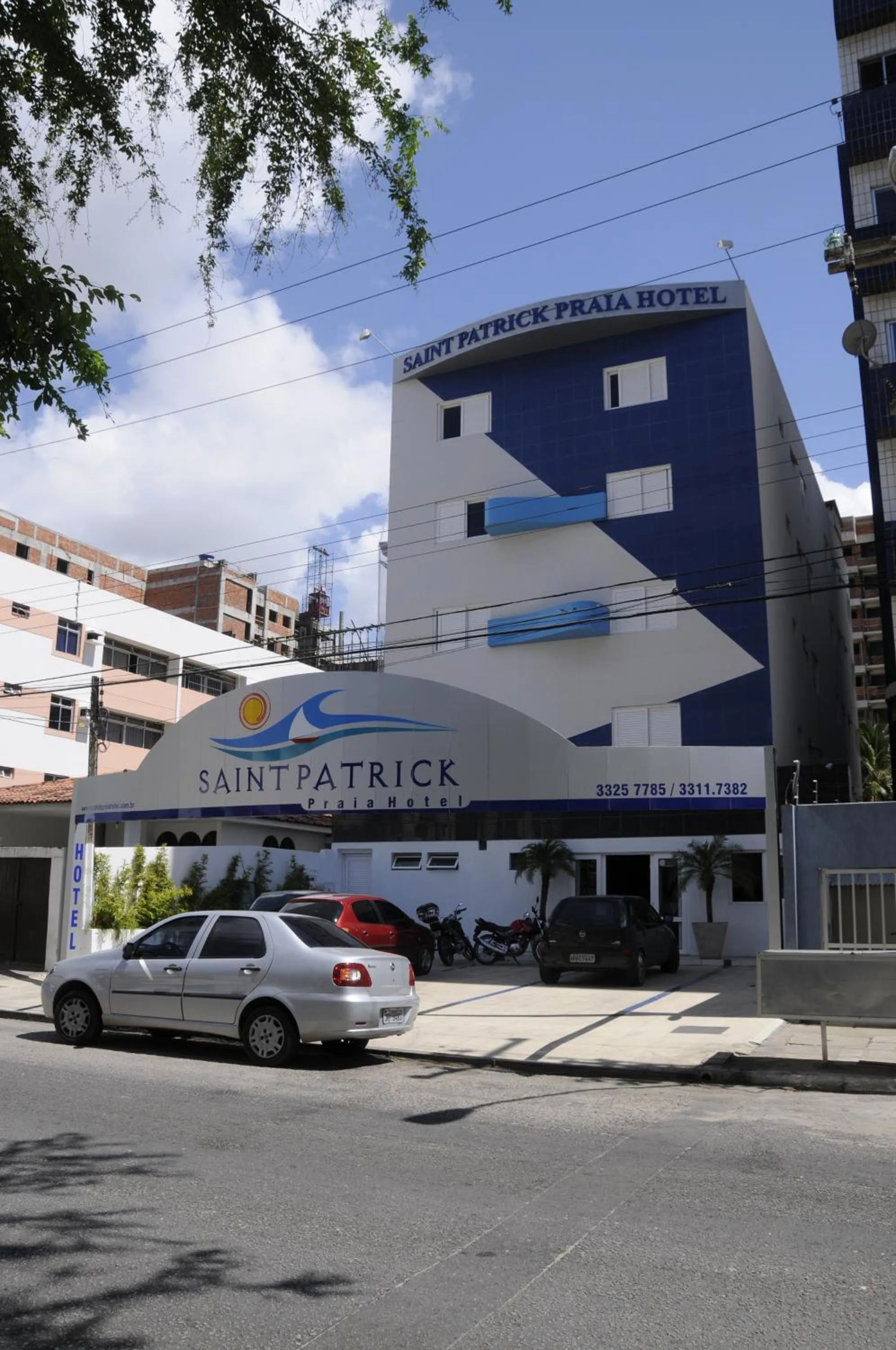 Property building in Saint Patrick Praia Hotel
