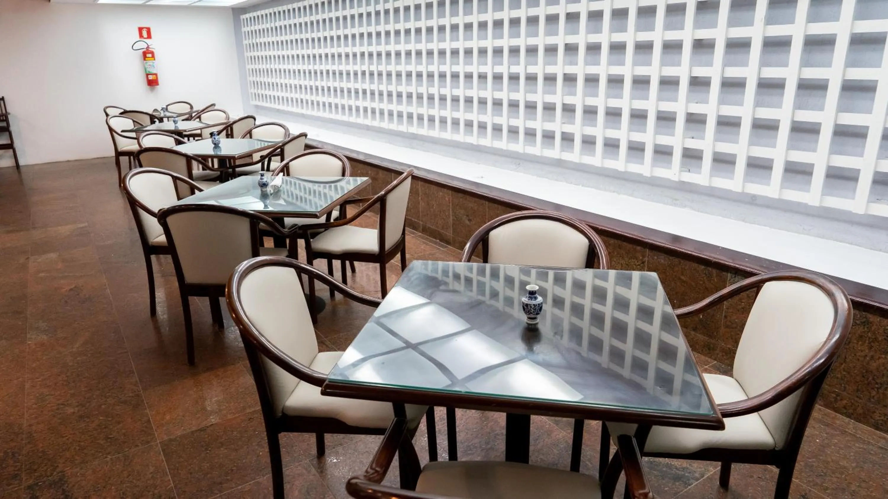 Restaurant/places to eat in Praia Hotel Enseada