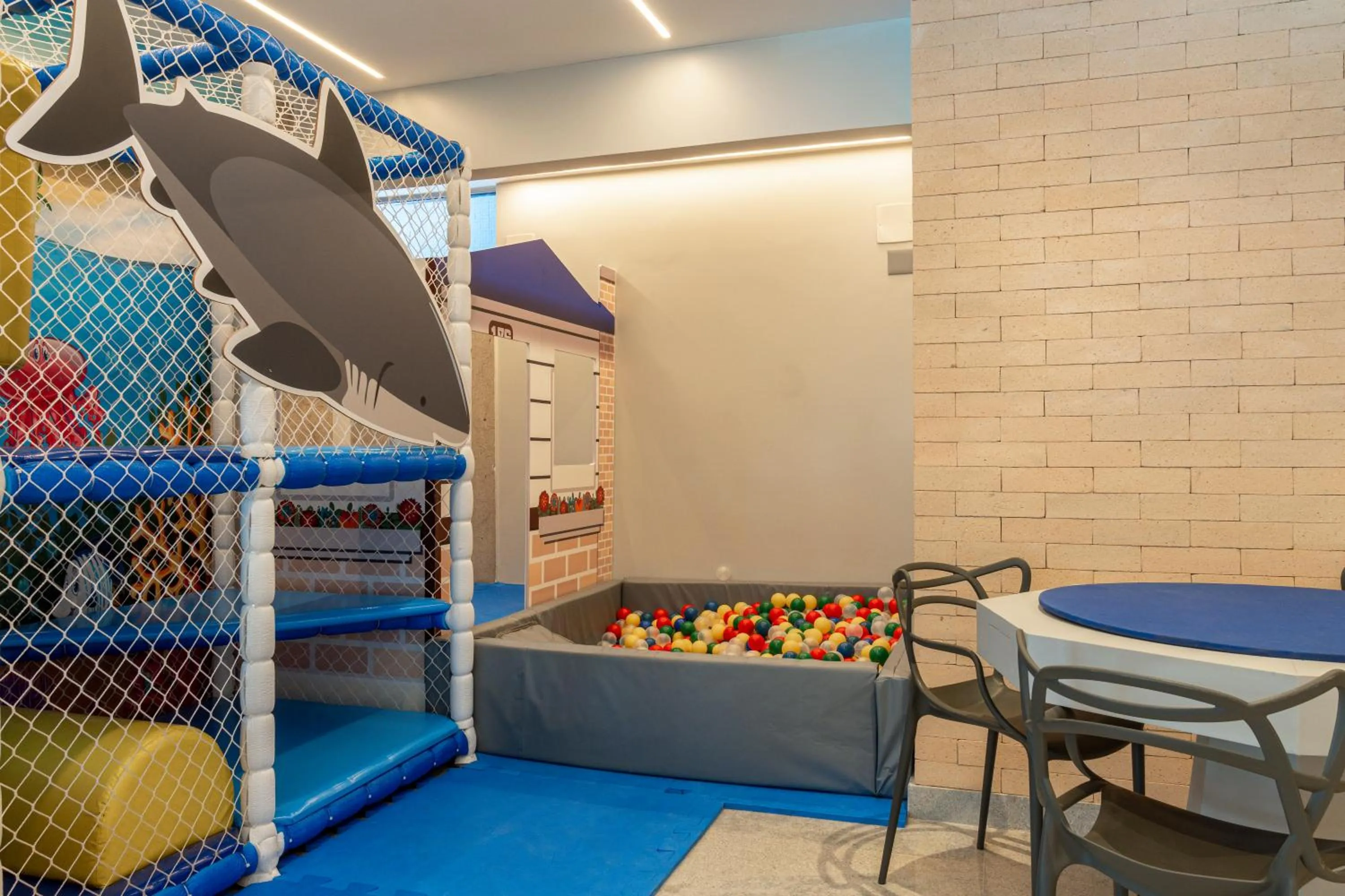 Children play ground, Bed in Tambaqui Praia Hotel