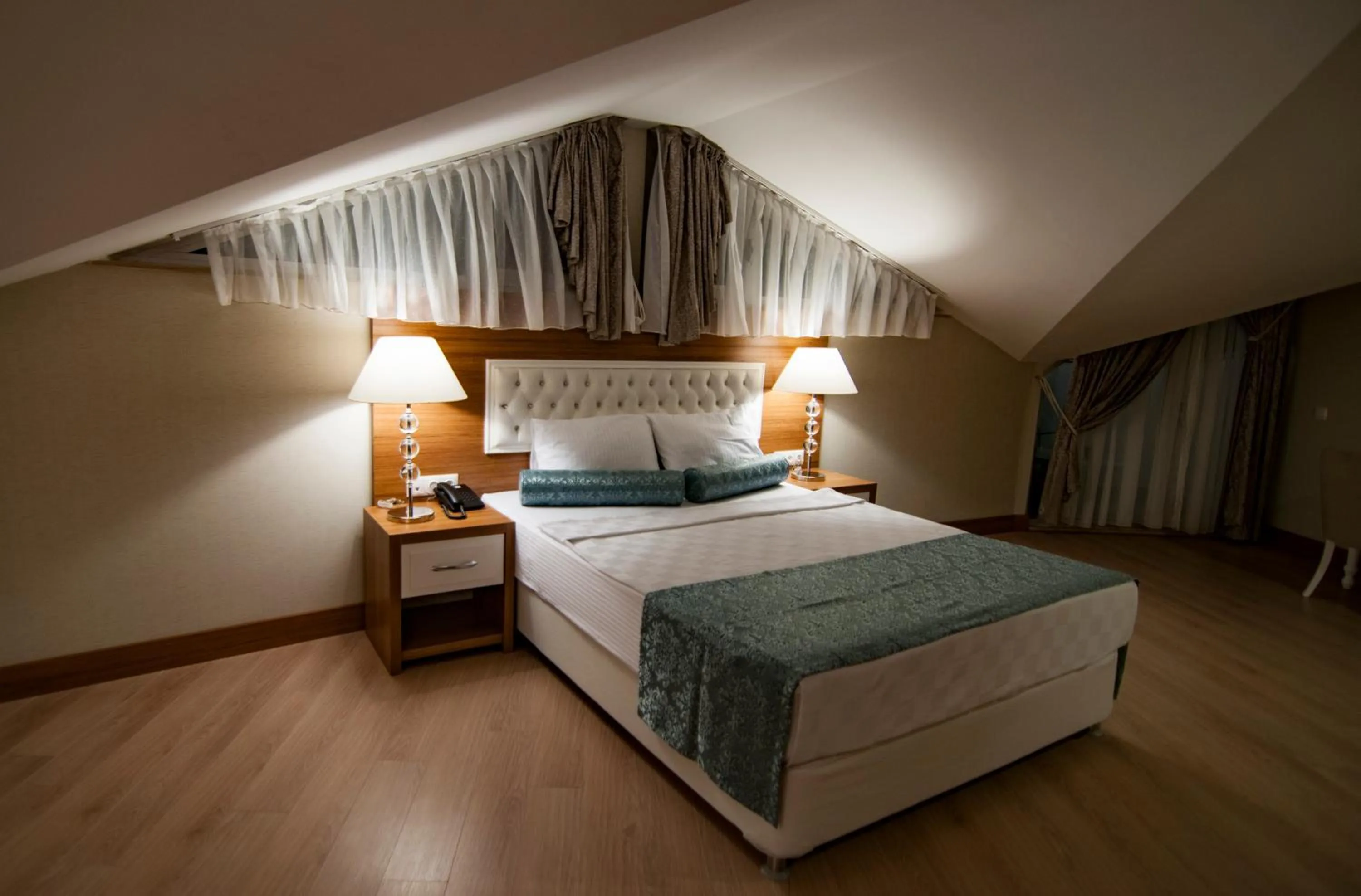 Photo of the whole room in Exelans Hotel