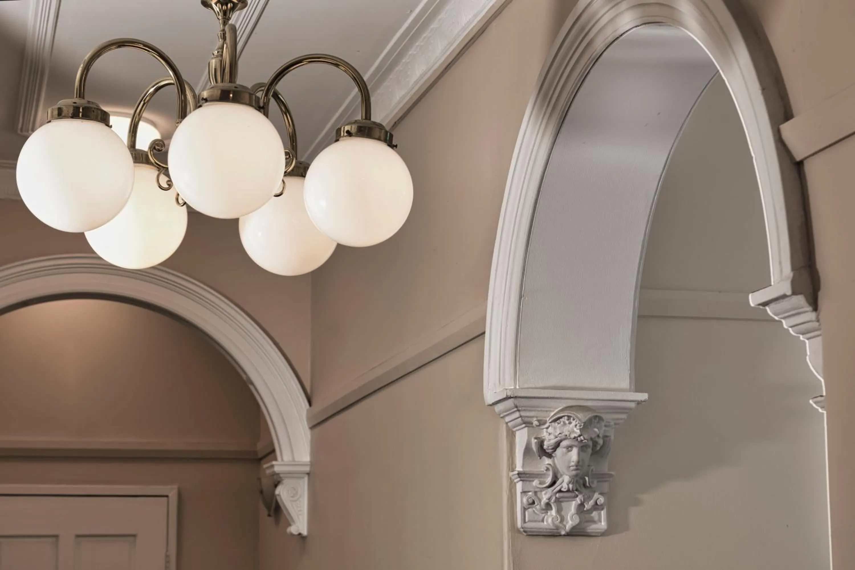 Property building in Blue Mountains Heritage Motel