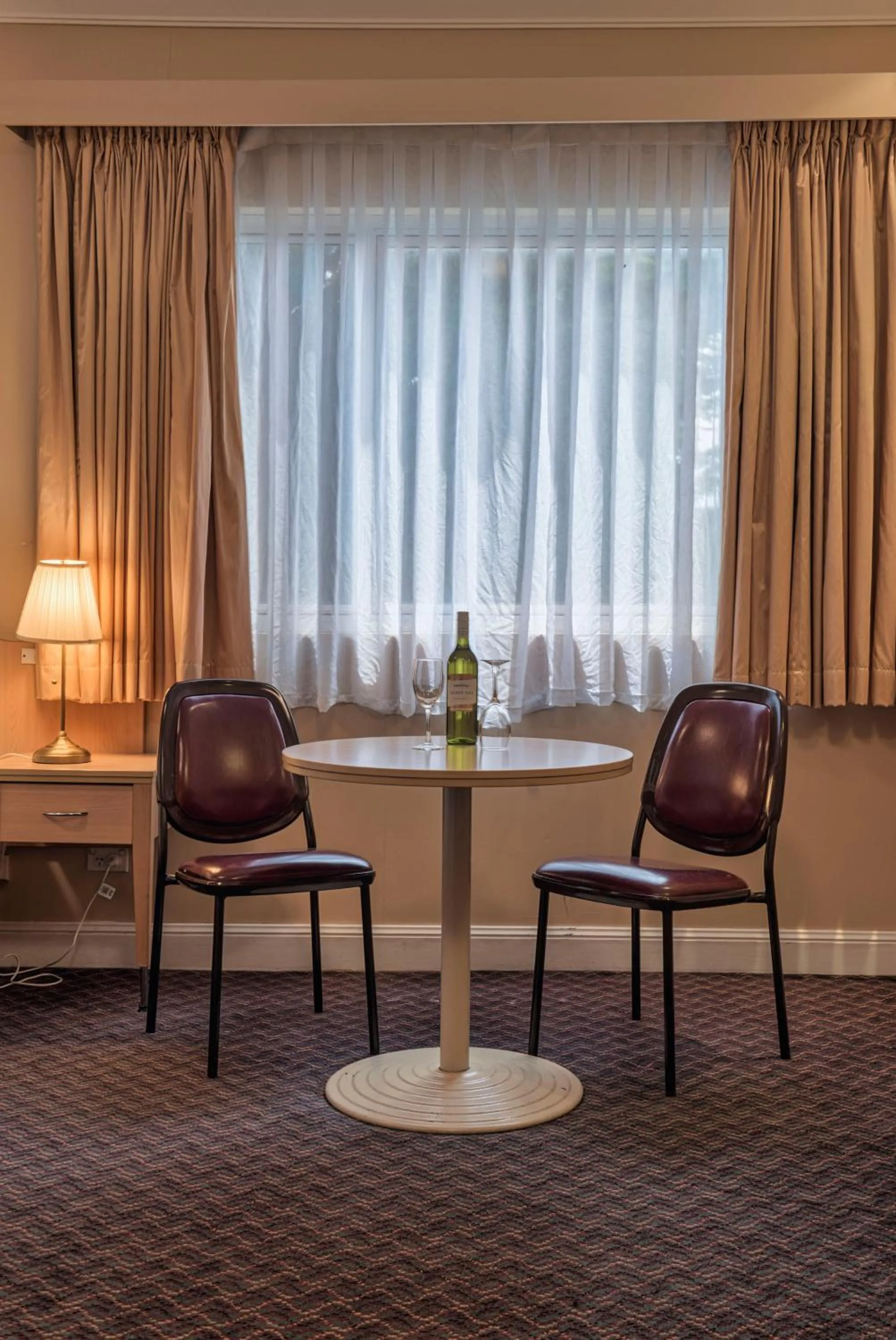 Seating area in Blue Mountains Heritage Motel