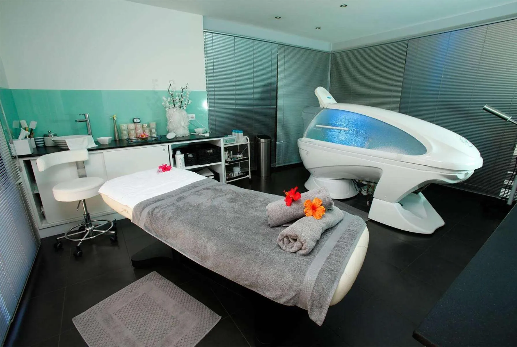 Spa and wellness centre/facilities, Bed in Ramada Hotel & Suites by Wyndham Noumea