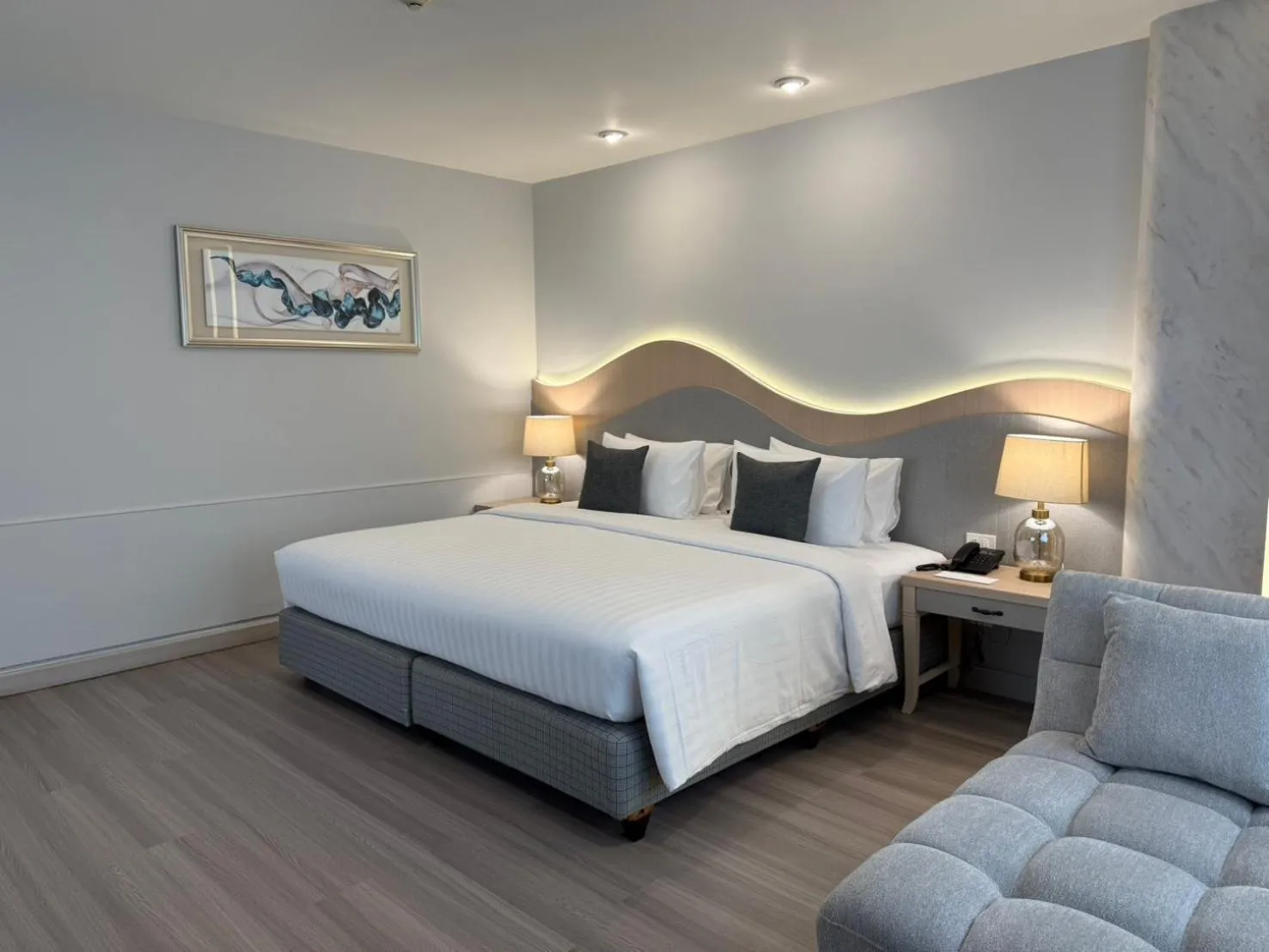 Bedroom, Bed in Empress Pattaya Hotel